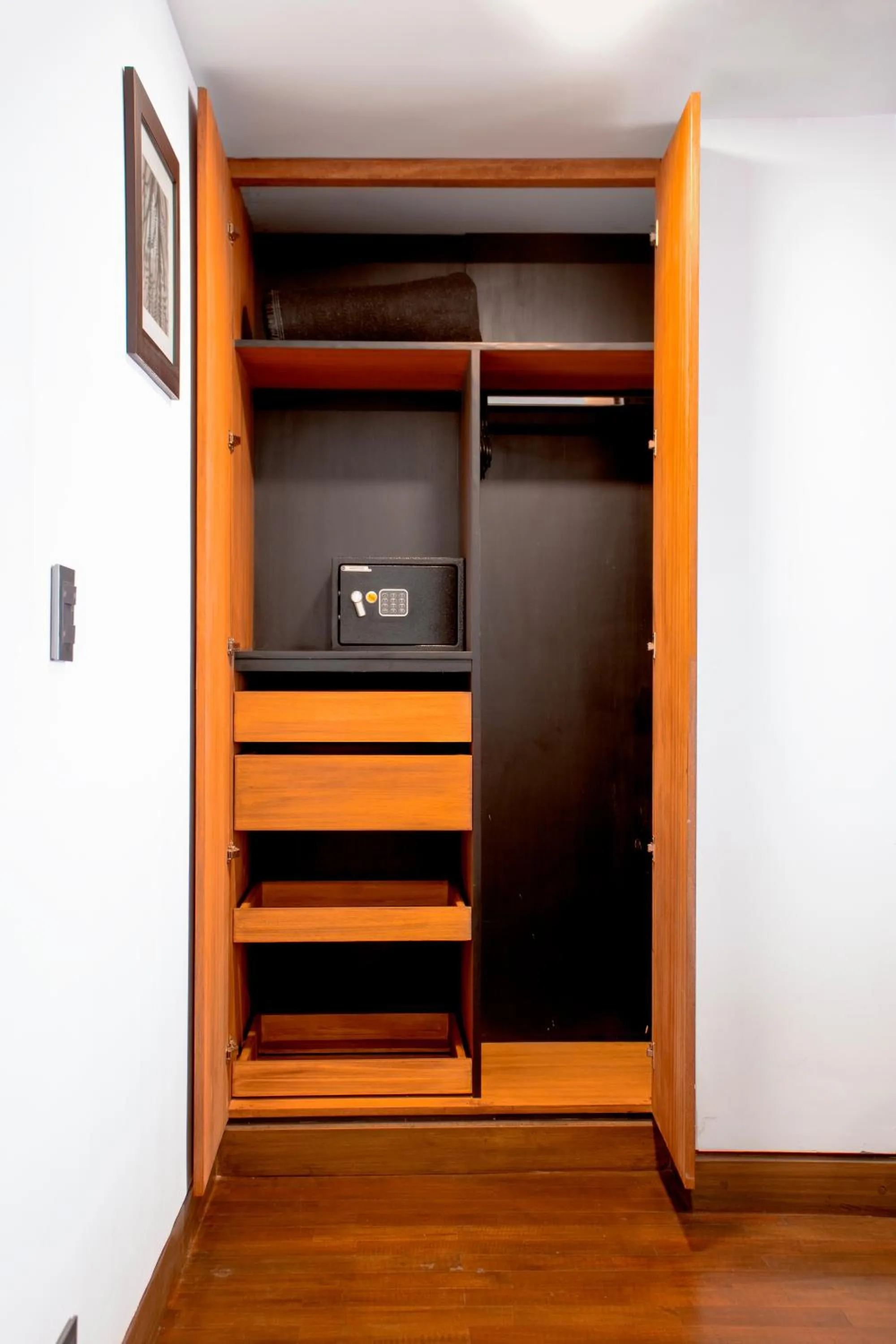 safe in Madero Hotel & Suites