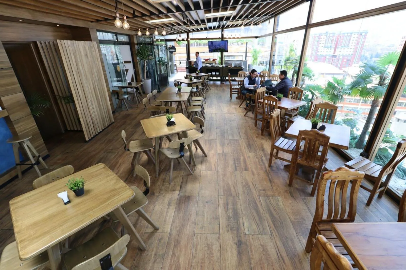 Restaurant/places to eat in Madero Hotel & Suites