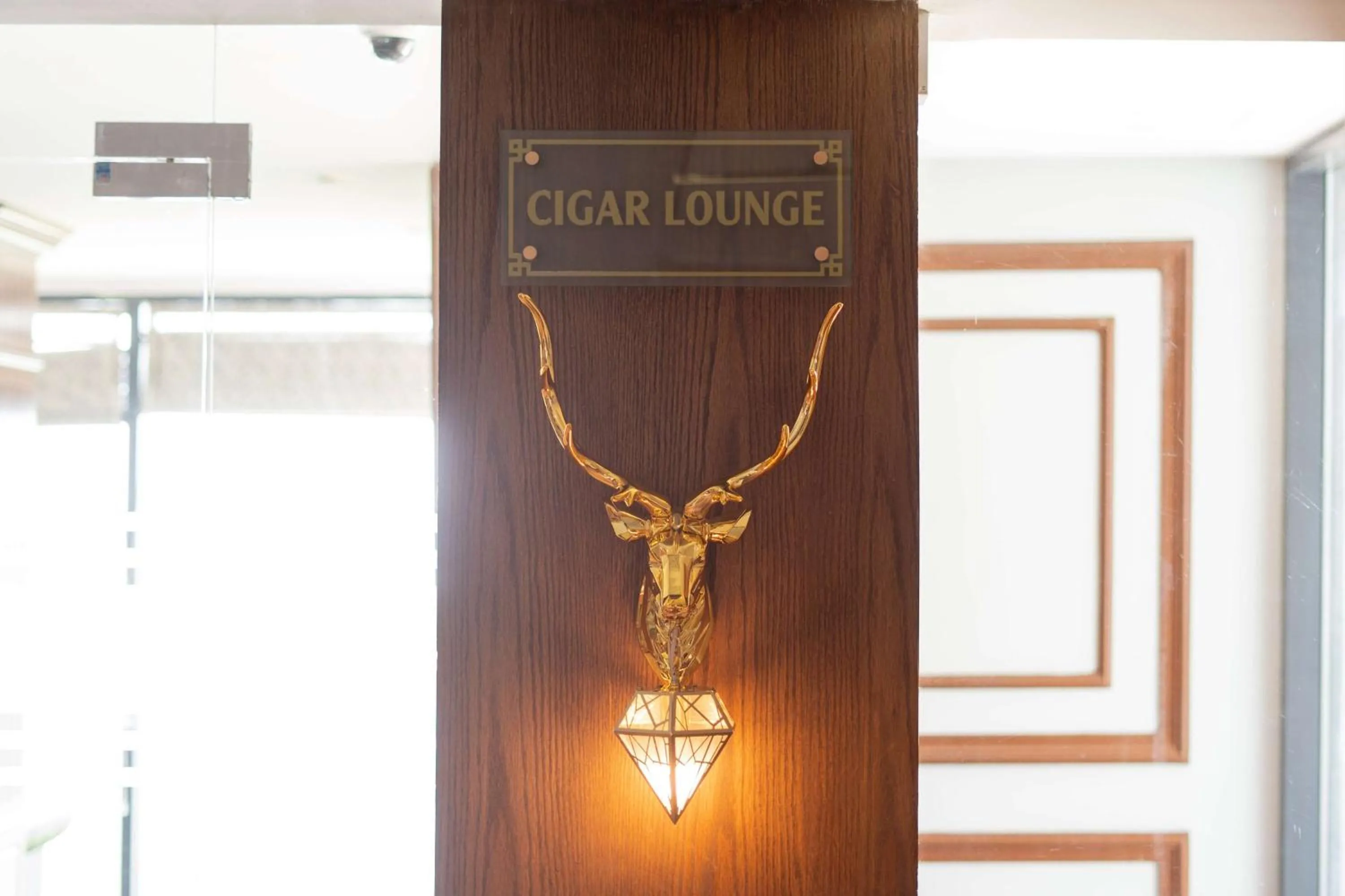 Lounge or bar in Ramada by Wyndham Murree Lower Topa Resort