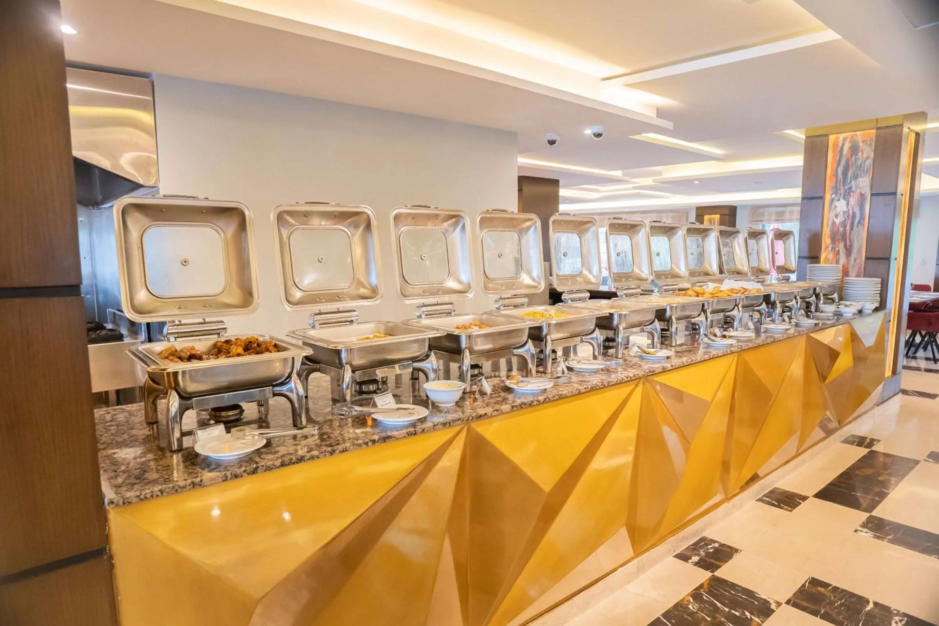 Restaurant/places to eat in Ramada by Wyndham Murree Lower Topa Resort