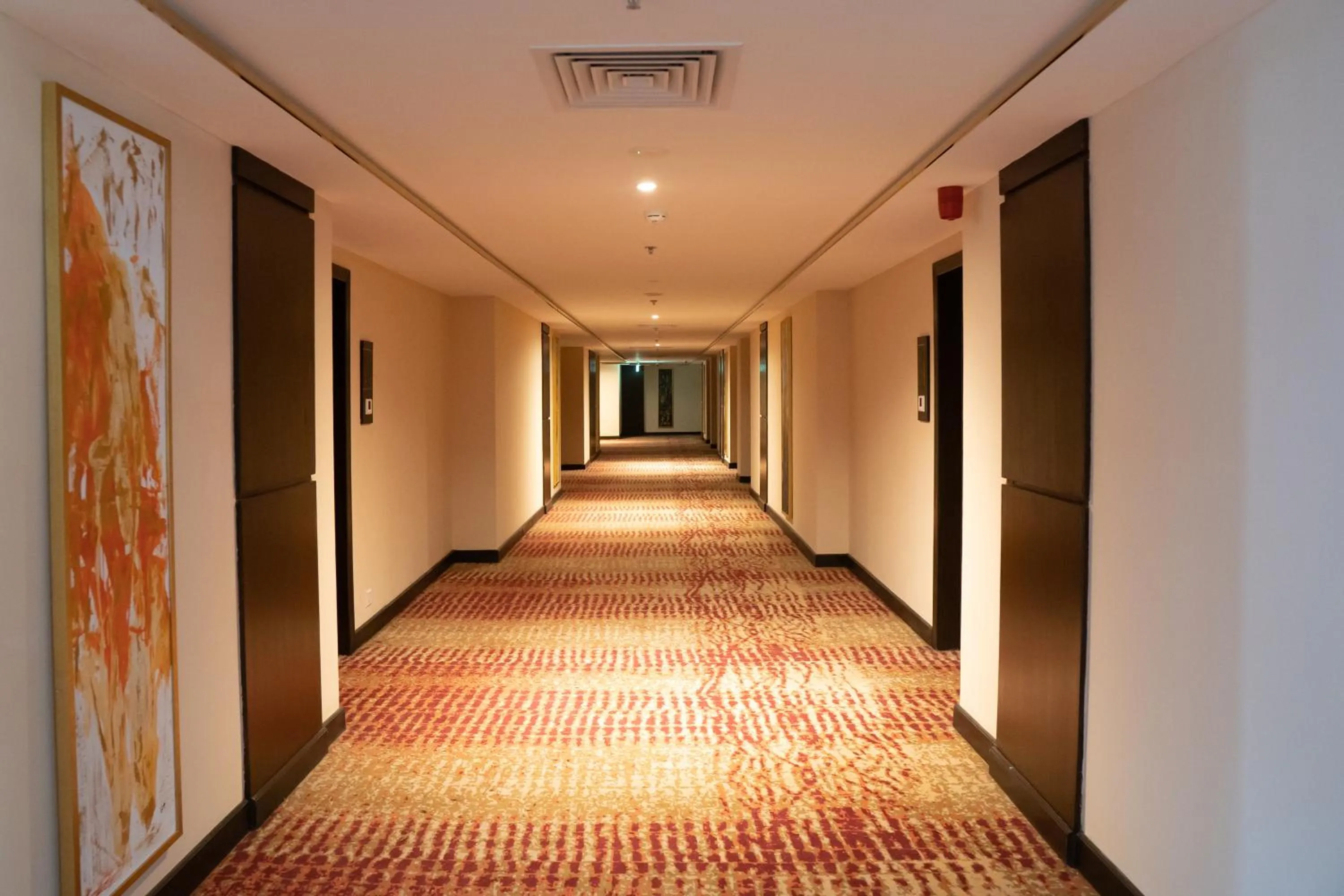 Lounge or bar in Ramada by Wyndham Murree Lower Topa Resort