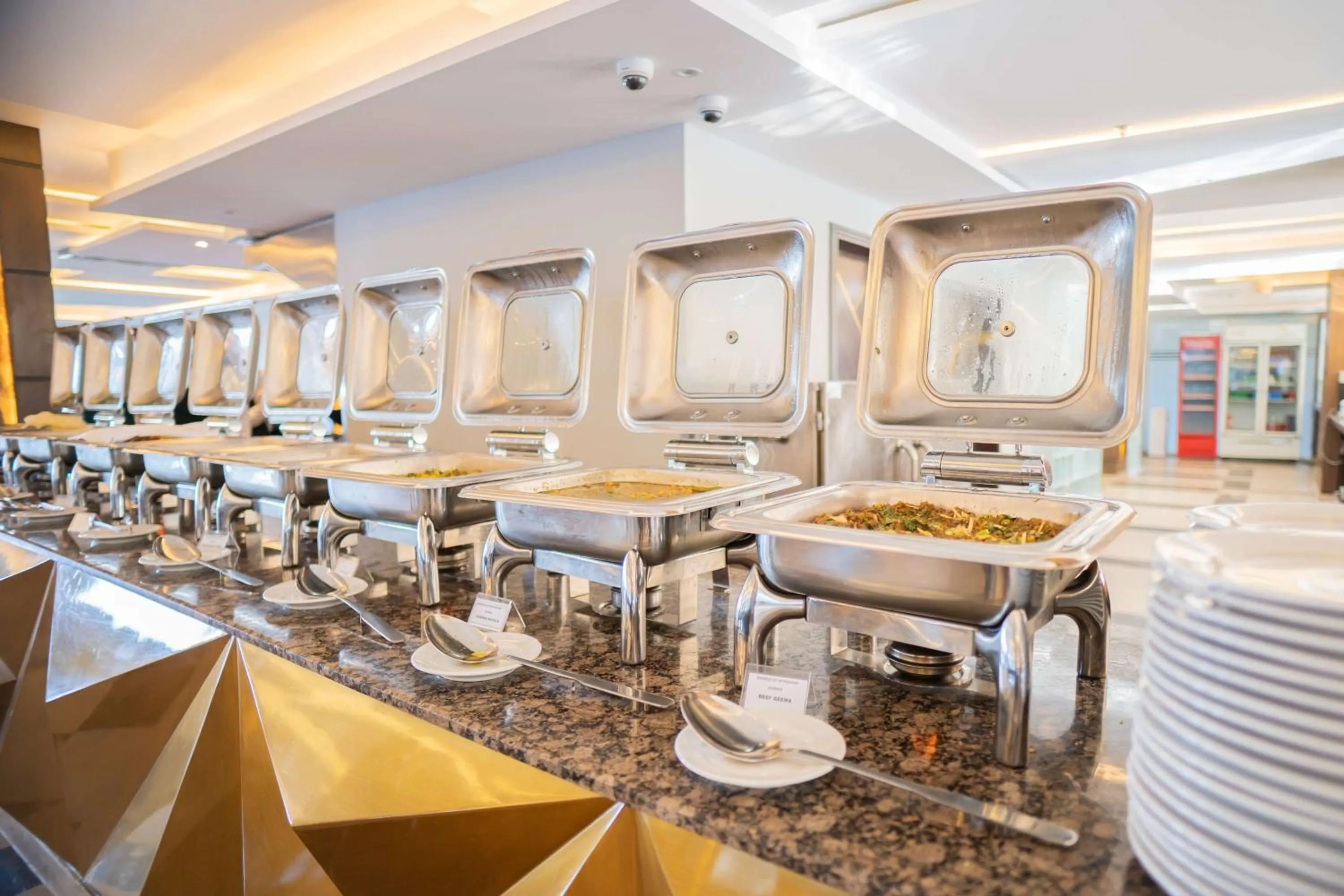 Restaurant/places to eat in Ramada by Wyndham Murree Lower Topa Resort