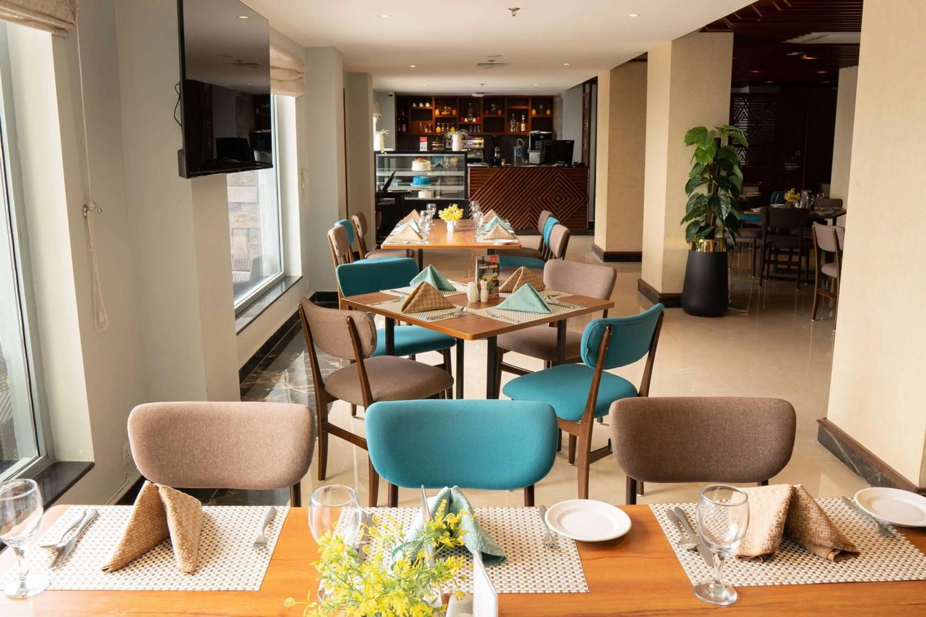 Restaurant/places to eat in Ramada by Wyndham Murree Lower Topa Resort