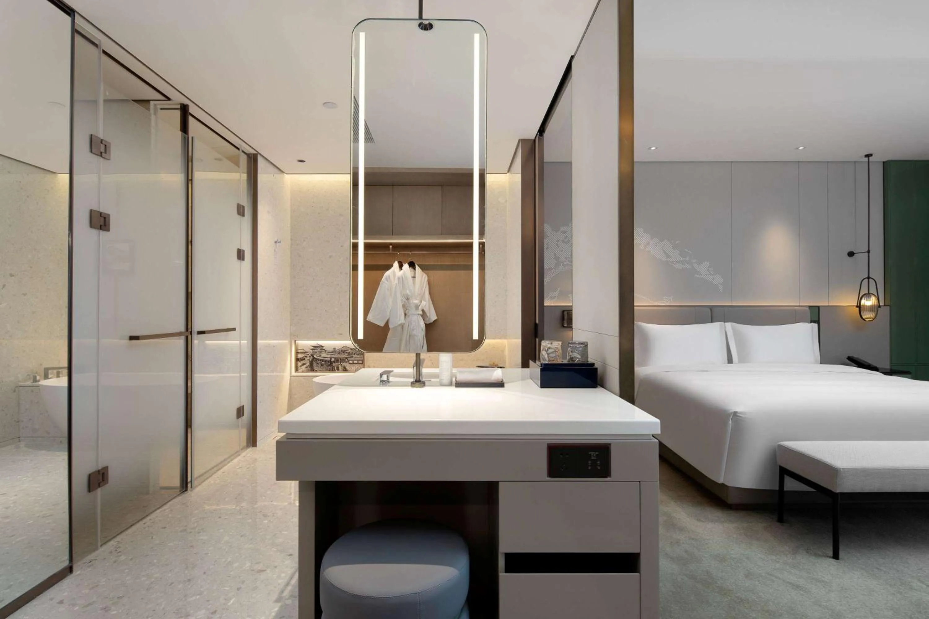 Photo of the whole room, Bed in Ramada By Wyndham Xiangyang Xiangcheng