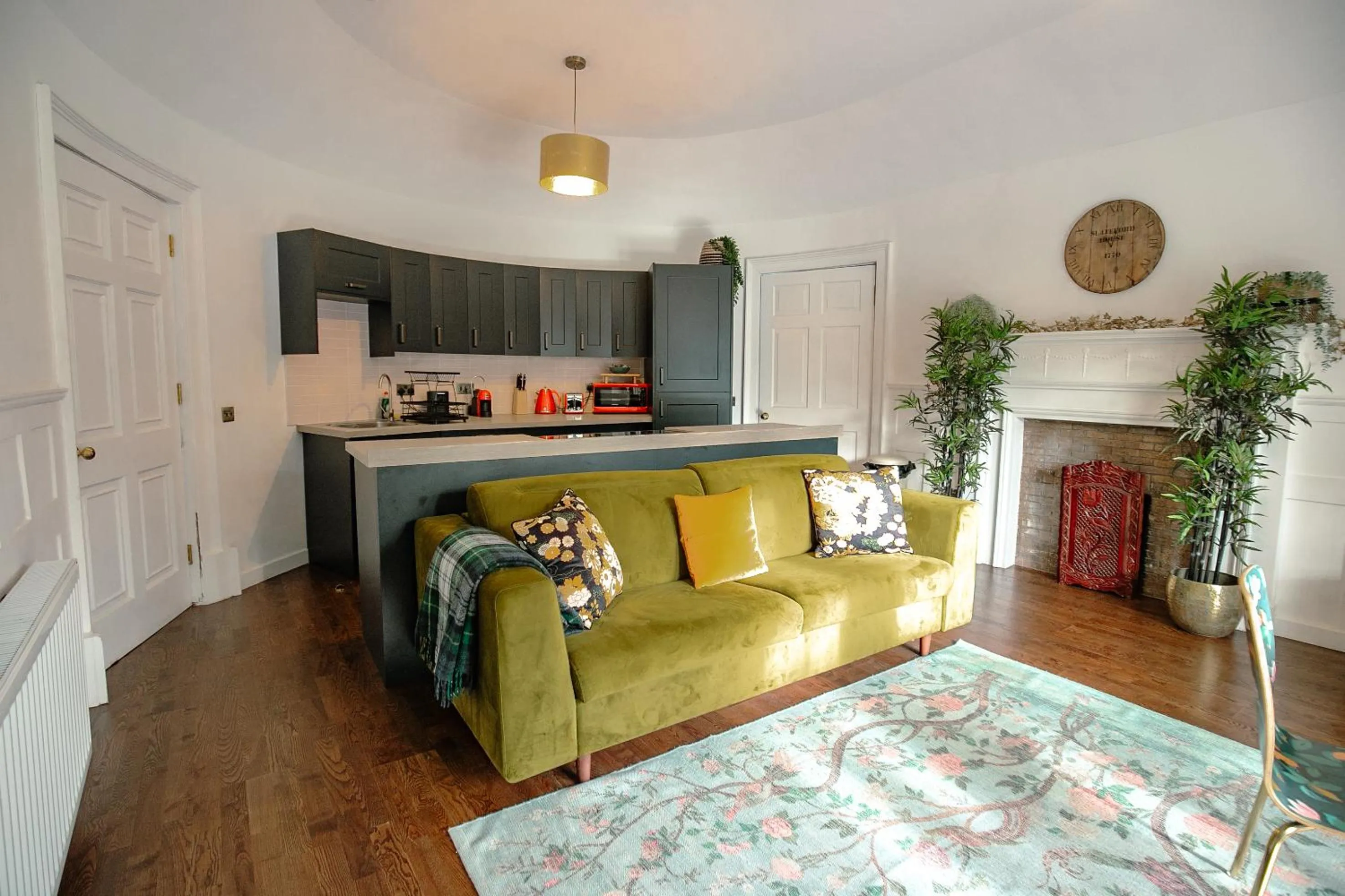 Kitchen or kitchenette in Slateford House 1770 Luxury Aparthotel by The House of Danu