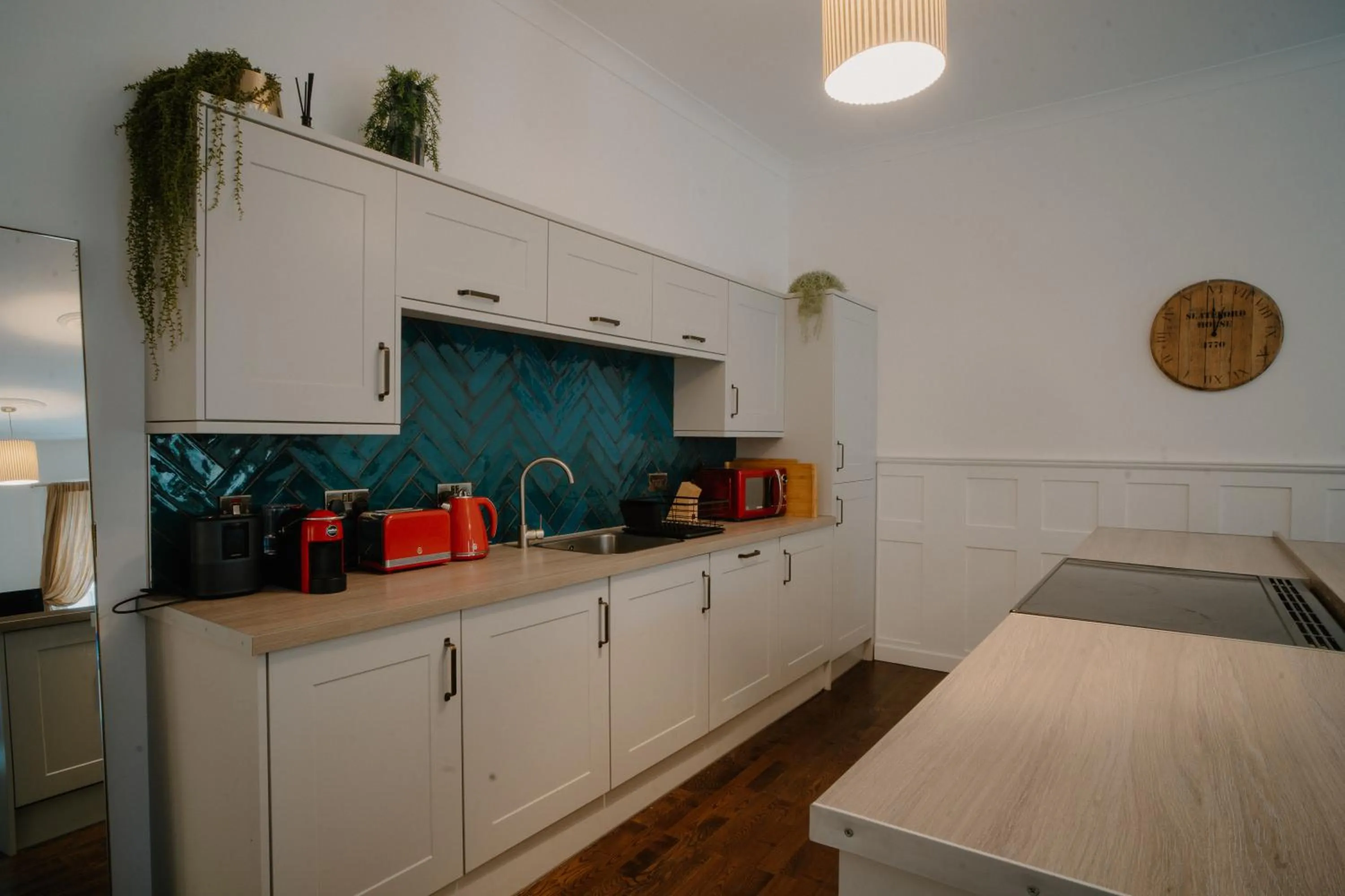 Coffee/tea facilities in Slateford House 1770 Luxury Aparthotel by The House of Danu