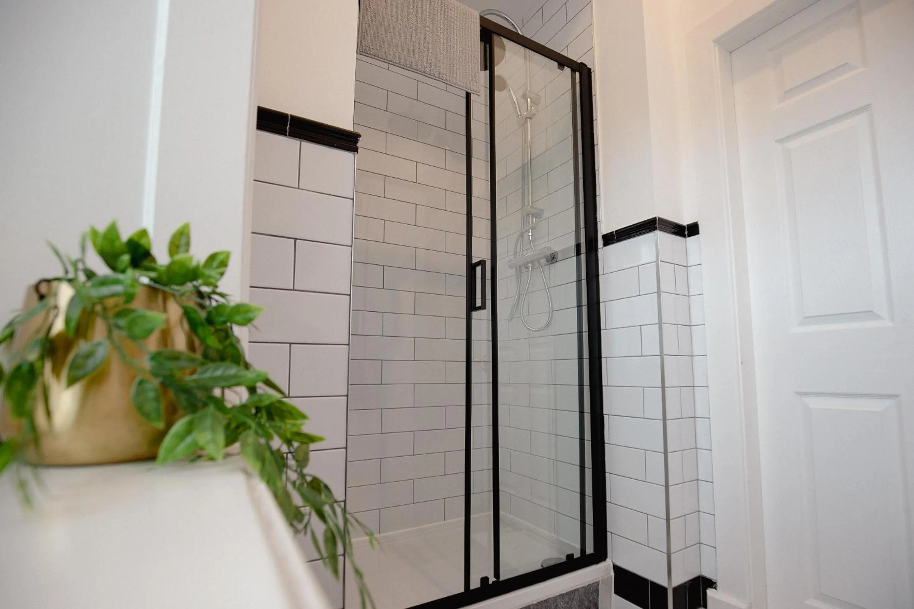 Slateford House 1770 Luxury Aparthotel by The House of Danu