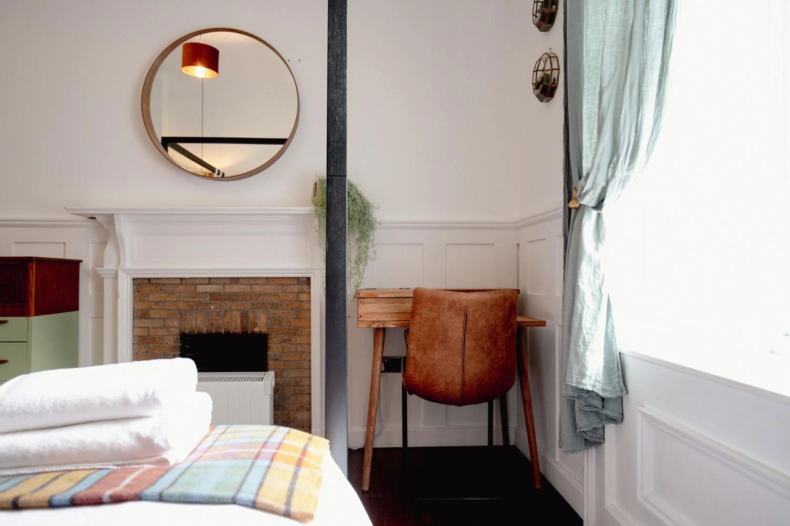 Bed in Slateford House 1770 Luxury Aparthotel by The House of Danu