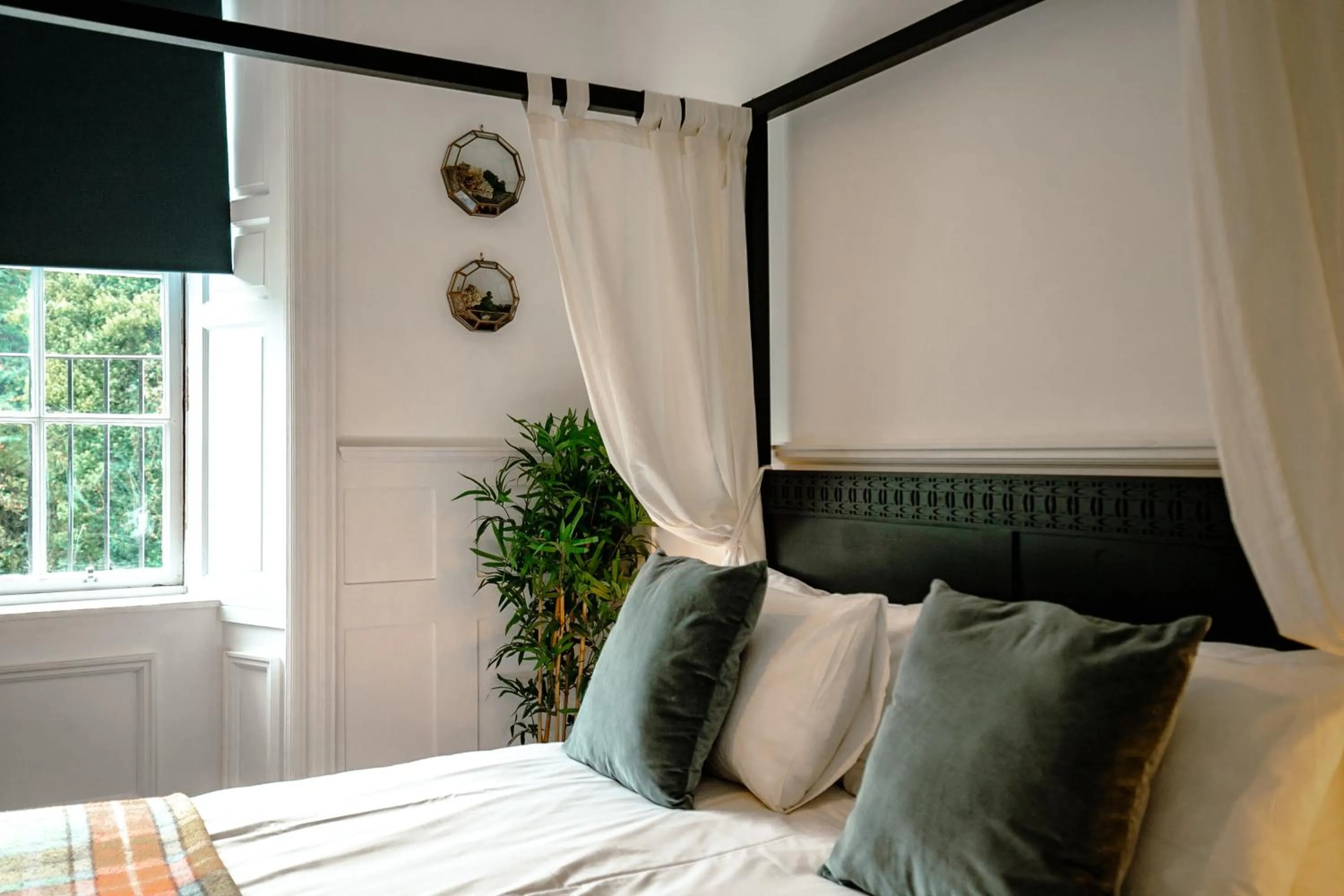 Bed in Slateford House 1770 Luxury Aparthotel by The House of Danu