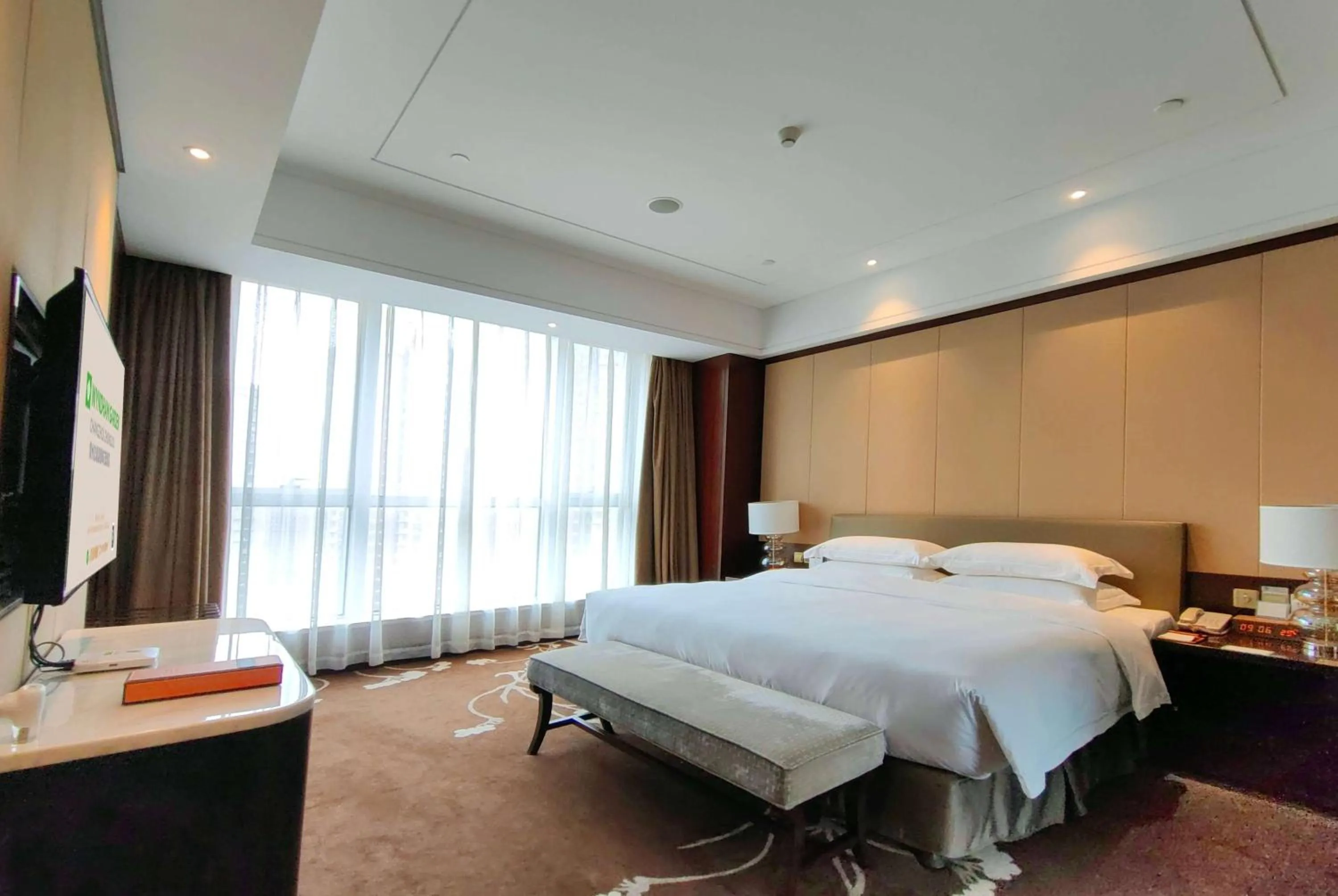 Photo of the whole room, Bed in Wyndham Garden Changzhou Zhonglou