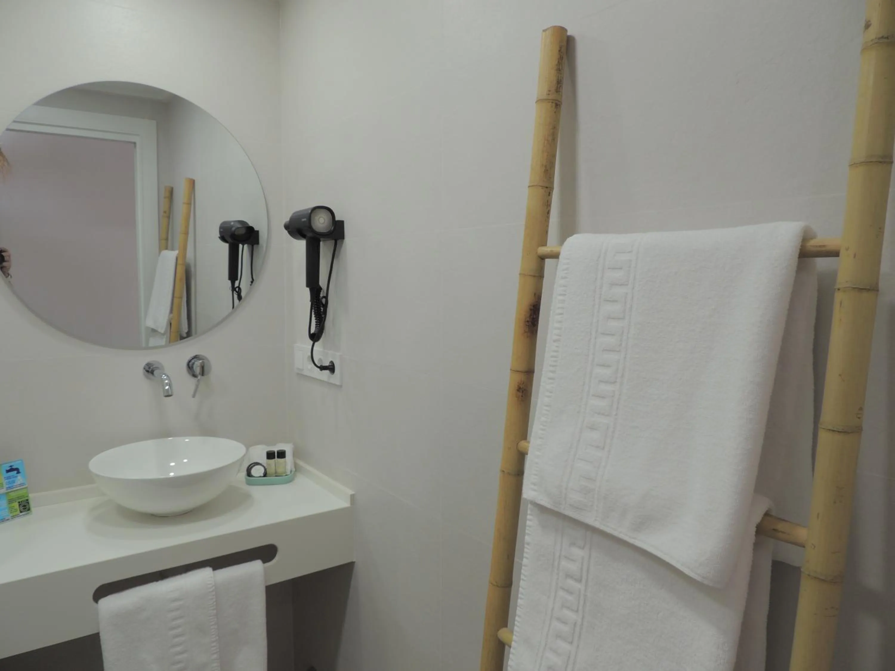 Toilet in LOS NAREJOS Hotel