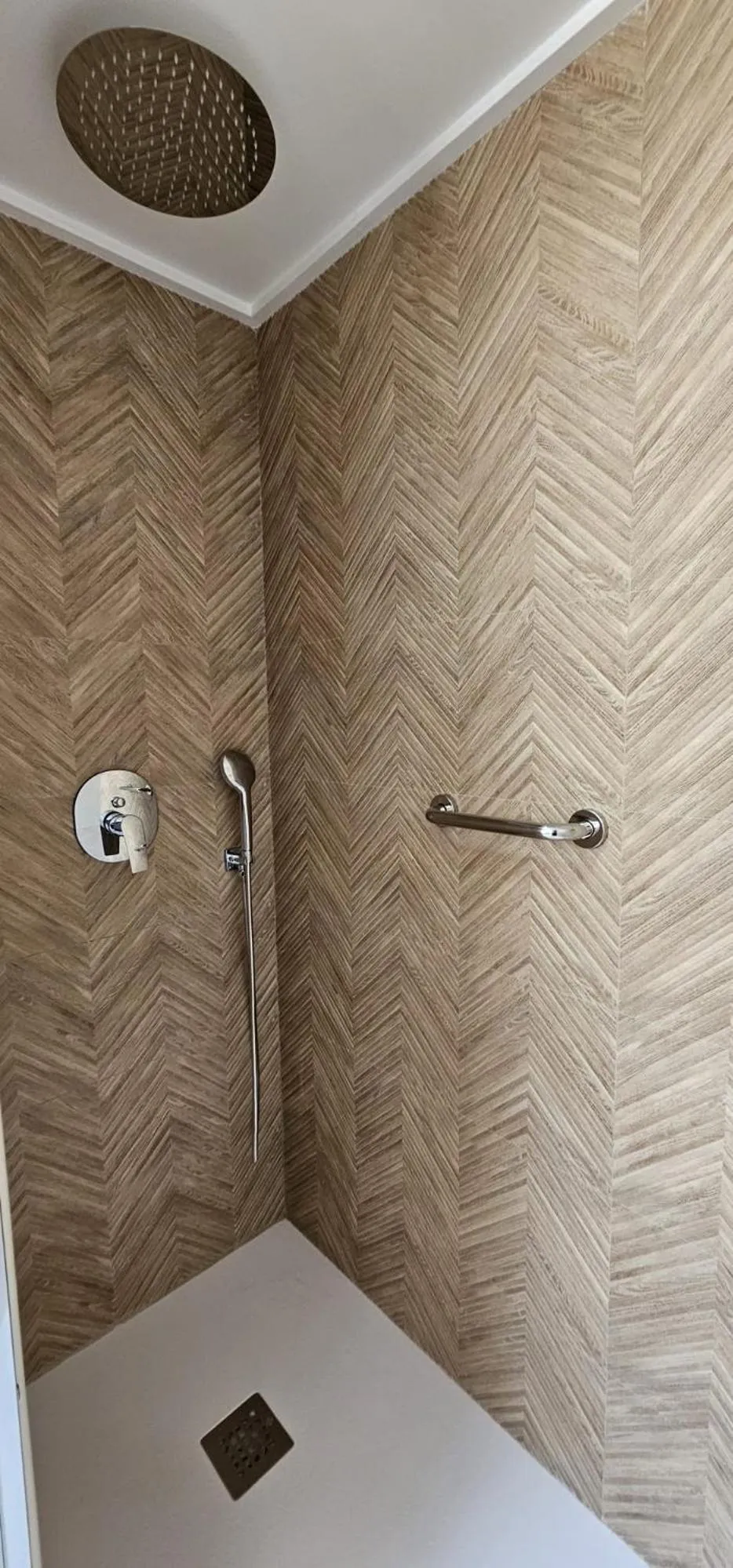 Shower in LOS NAREJOS Hotel