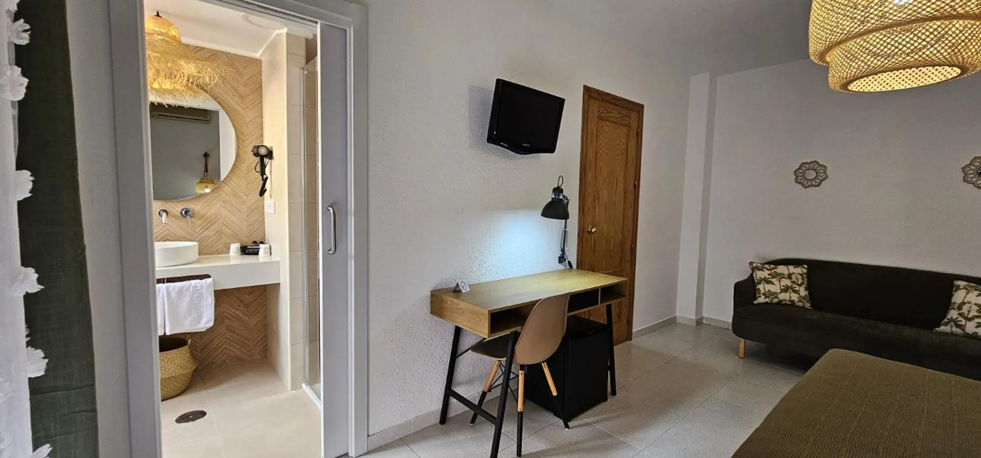 Photo of the whole room in LOS NAREJOS Hotel