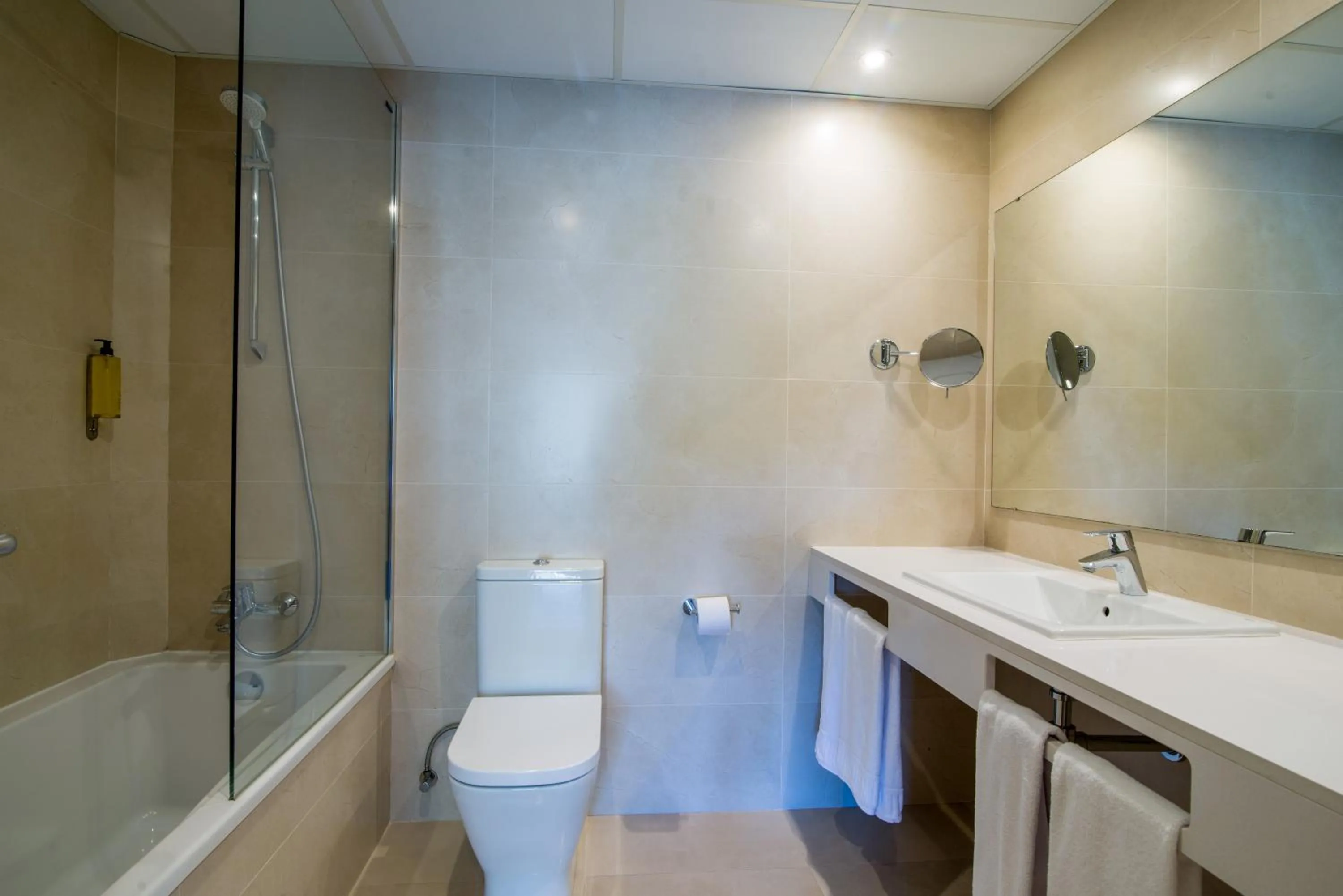 Bathroom in Hotel Hostalillo by Escampa Hotels