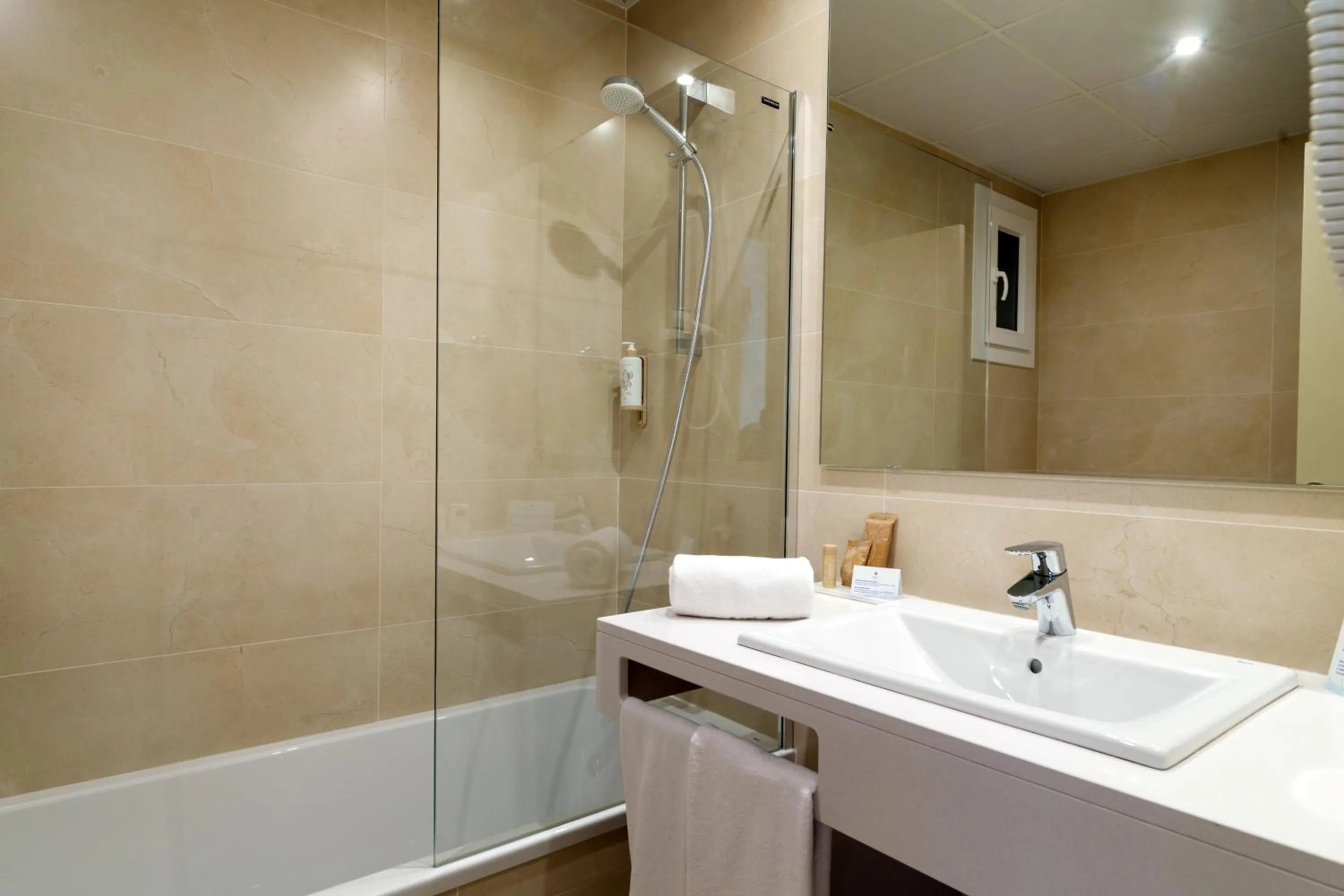 Bathroom in Hotel Hostalillo by Escampa Hotels
