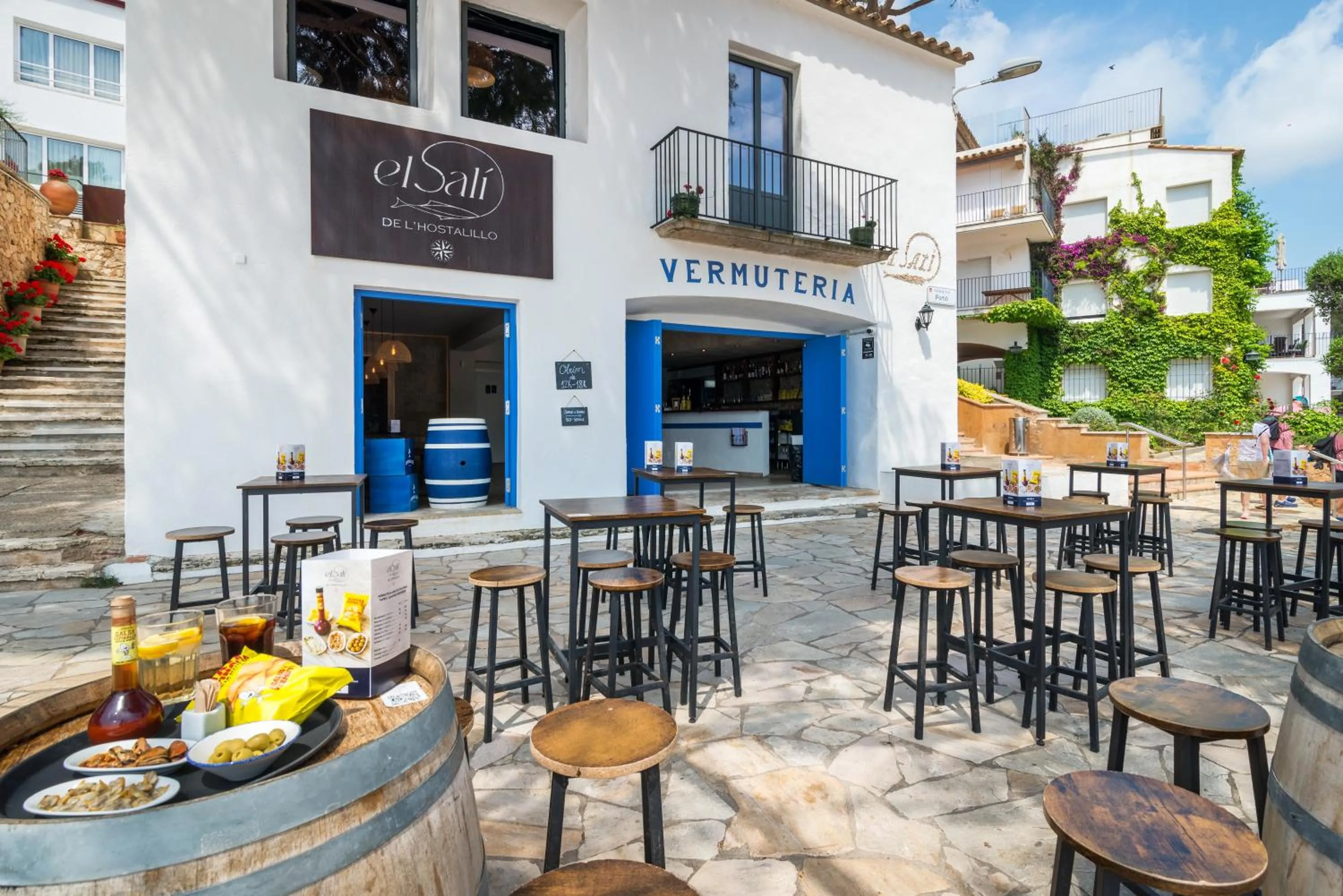 Property building in Hotel Hostalillo by Escampa Hotels