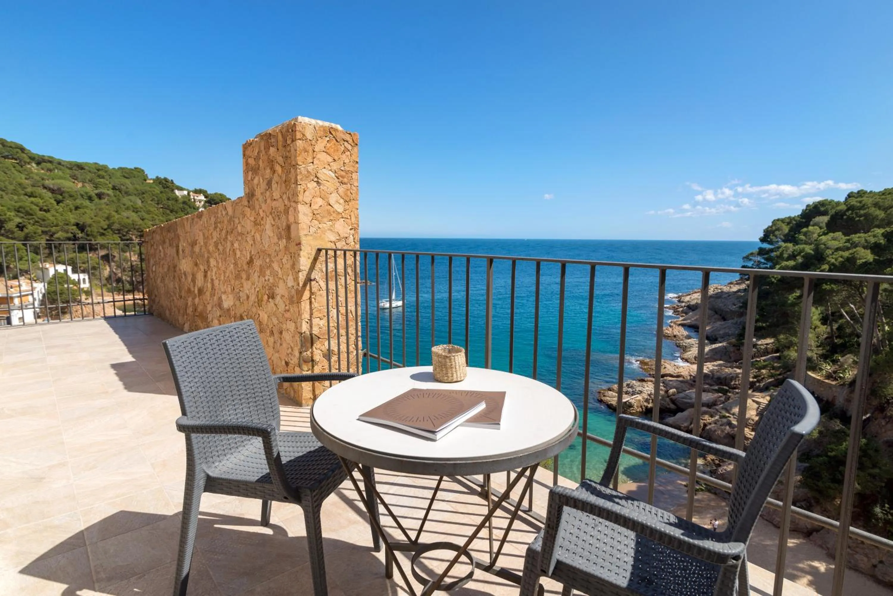 Balcony/Terrace in Hotel Hostalillo by Escampa Hotels