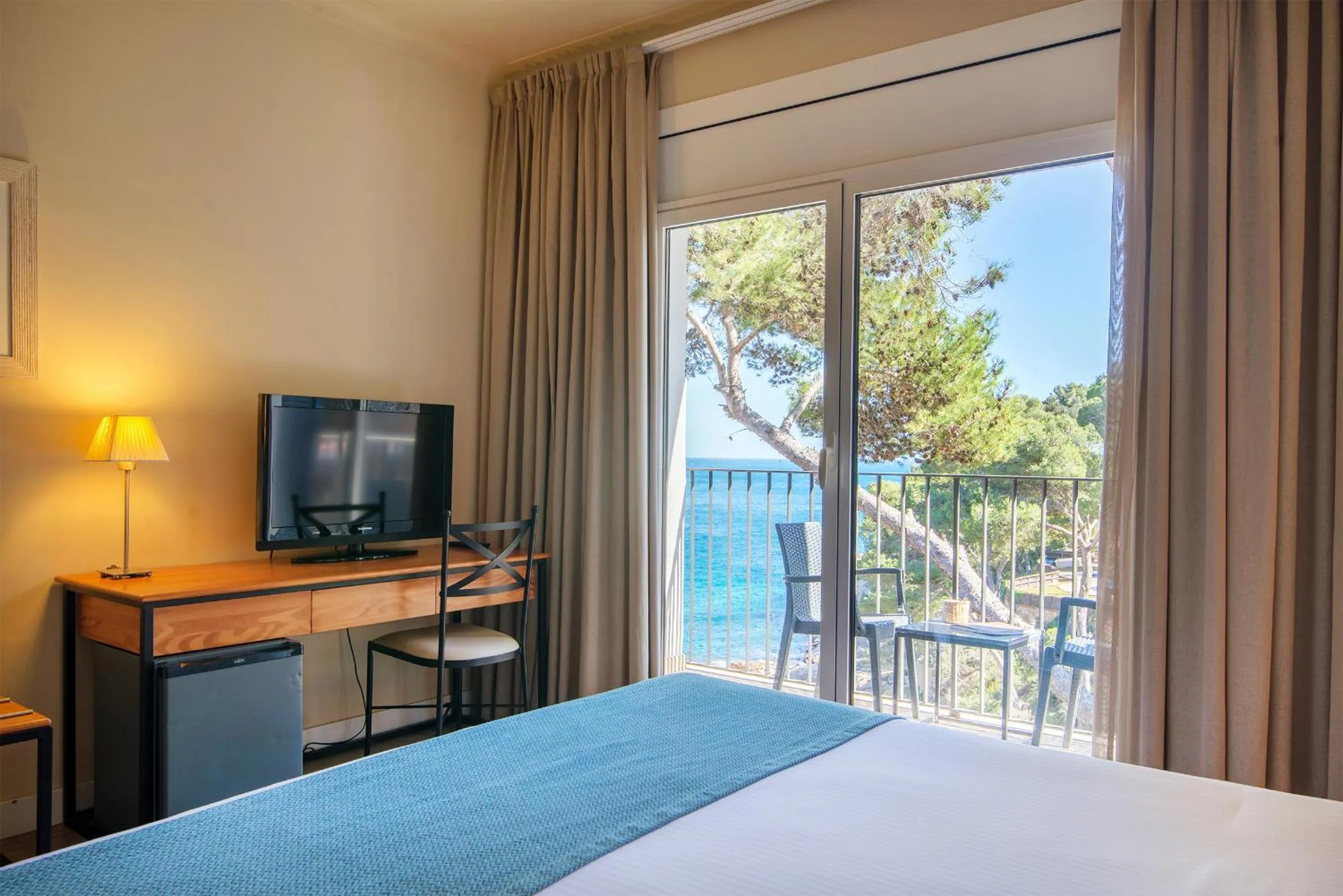 Bedroom, Bed in Hotel Hostalillo by Escampa Hotels