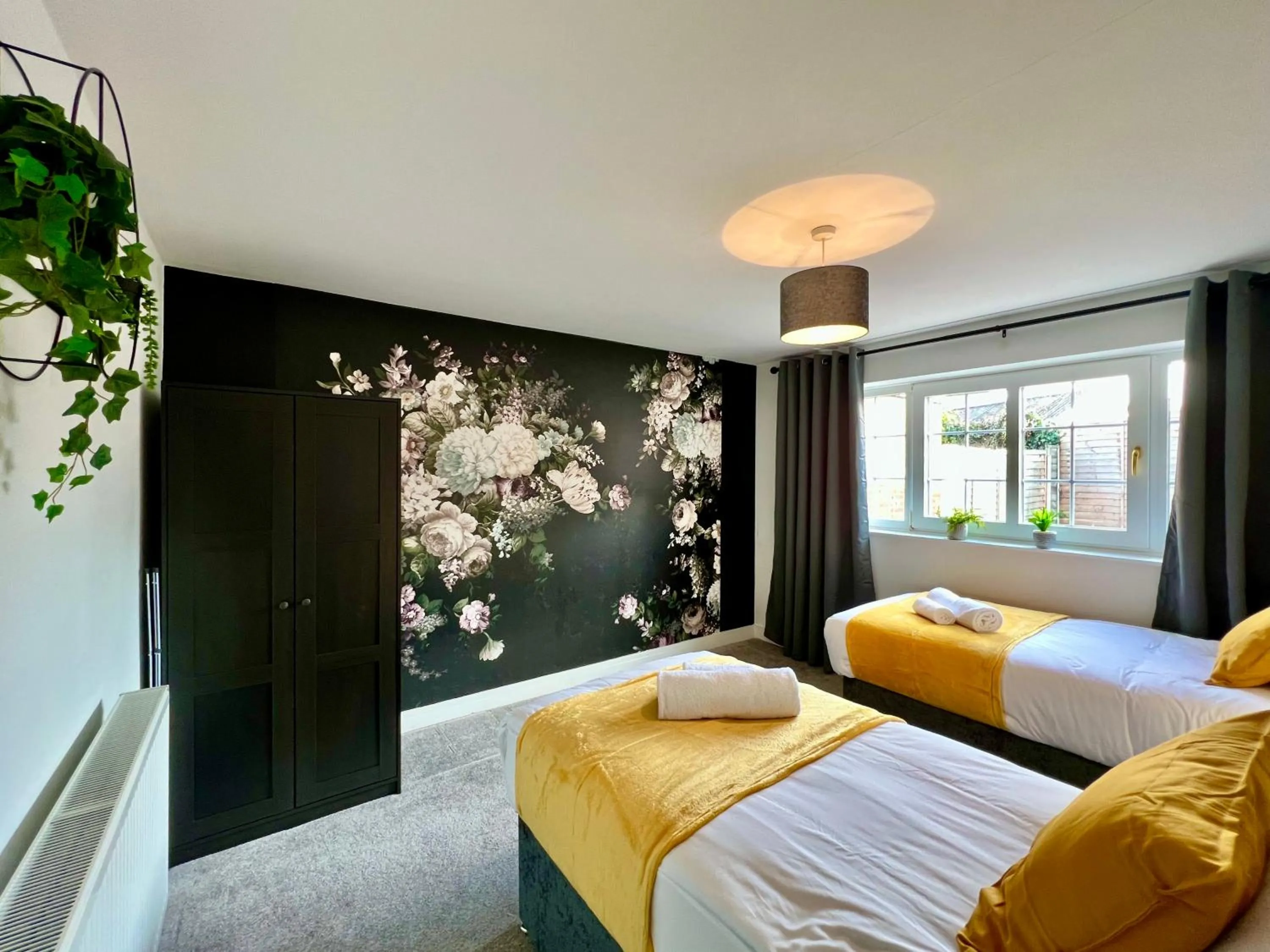 Curzon House Two - Great for Contractors or Family Holidays