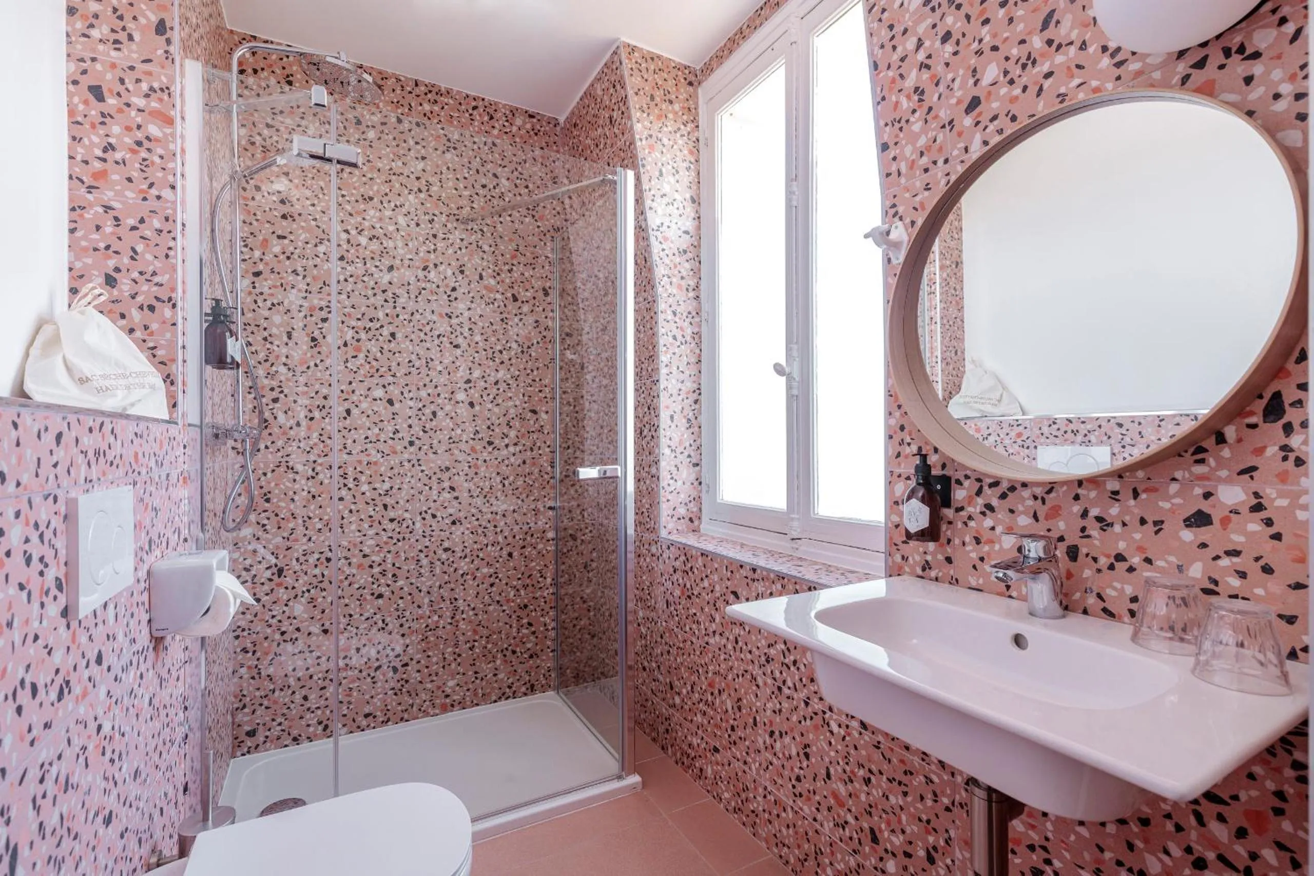 Bathroom in Gogaille - Corneille - Accès autonome