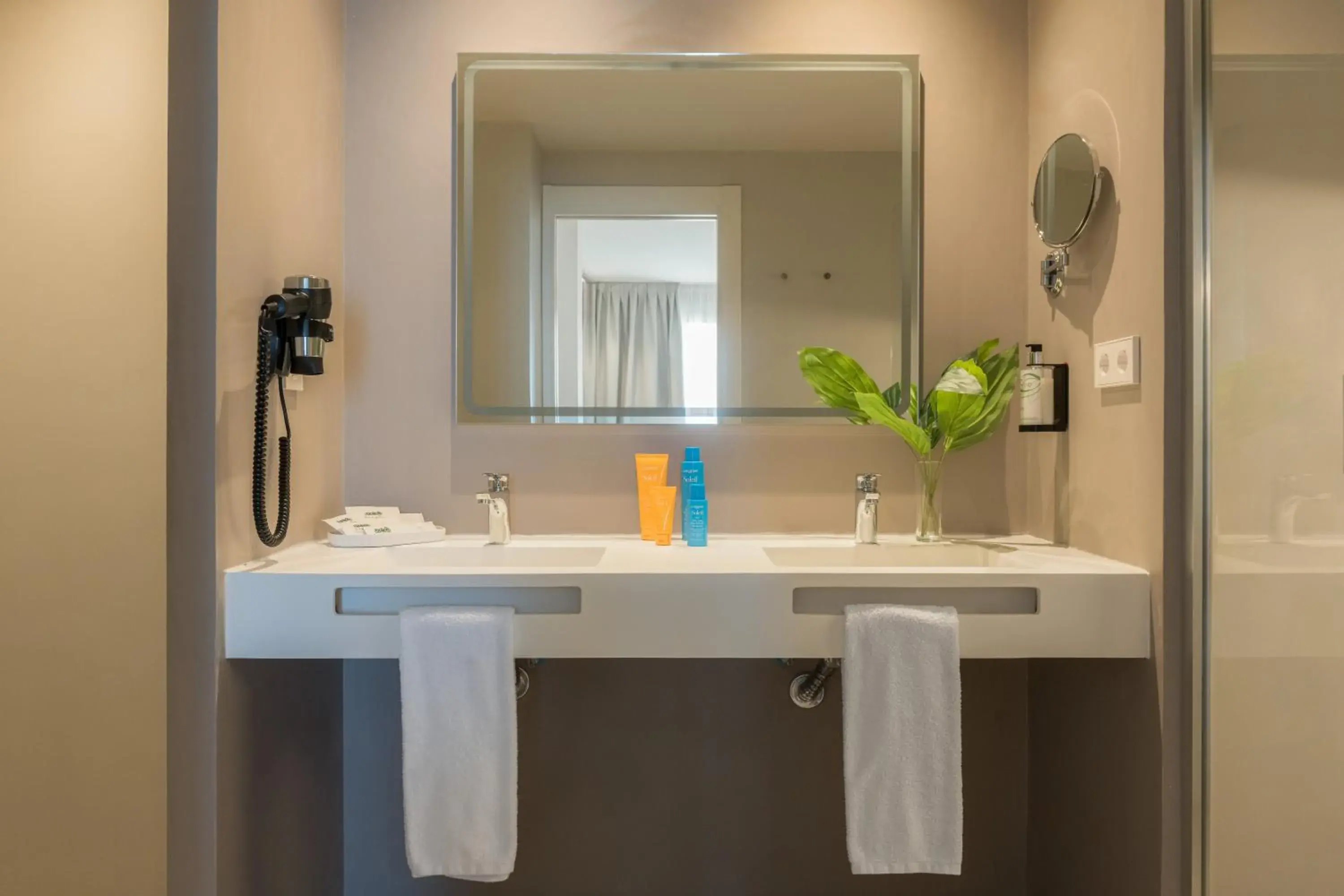 Bathroom in Eurosalou & Spa Bathroom in Eurosalou & Spa