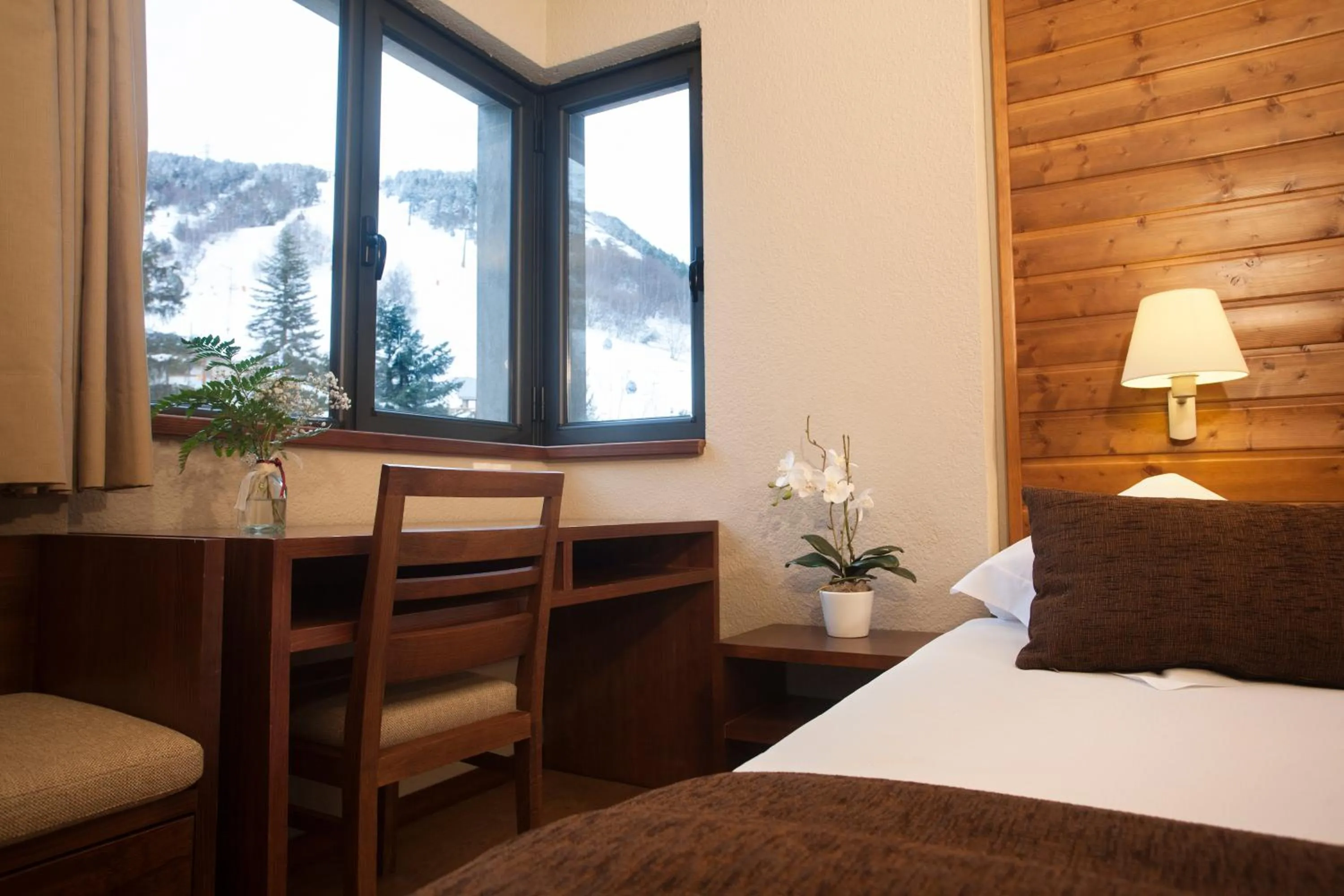 Photo of the whole room, Bed in Tuc Blanc