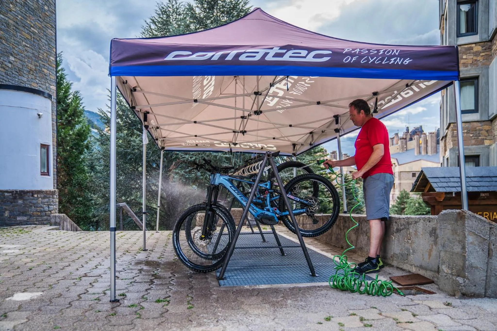 Cycling in Tuc Blanc