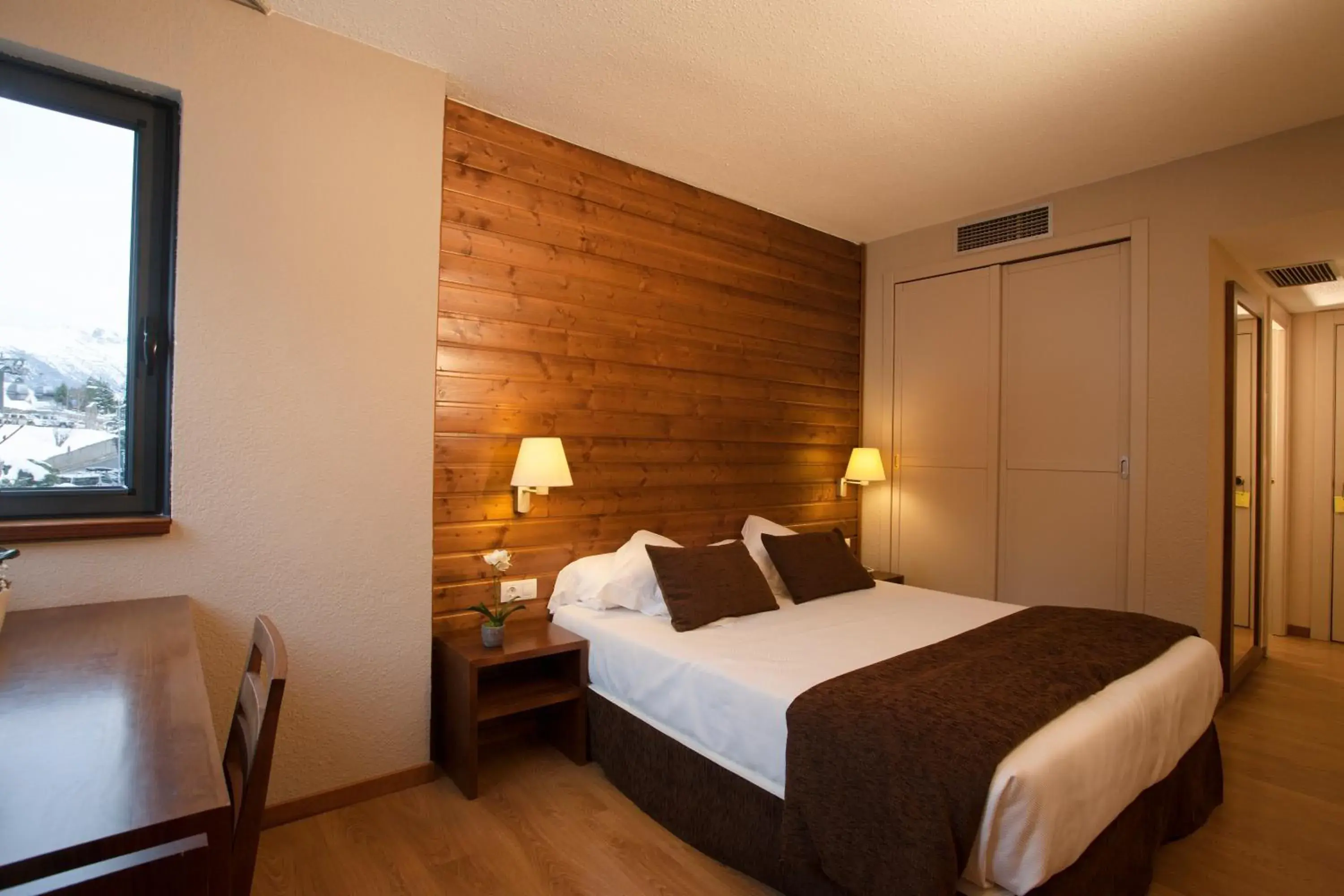 Photo of the whole room, Bed in Tuc Blanc Photo of the whole room, Bed in Tuc Blanc