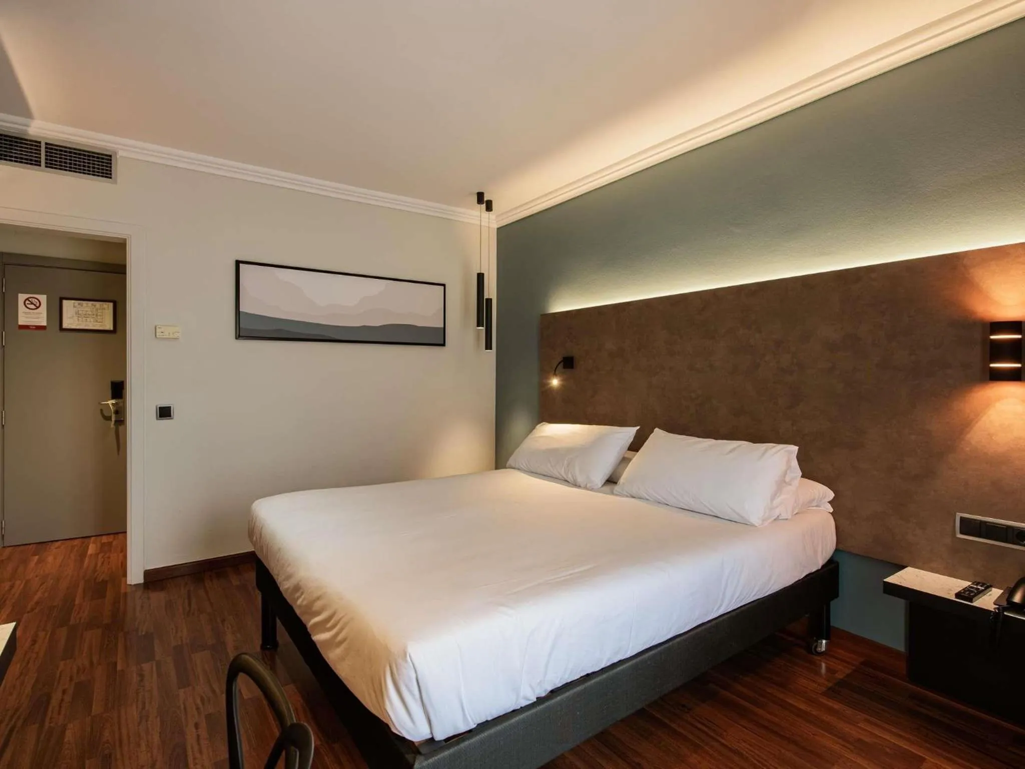 Bedroom, Bed in Ibis Styles Figueres Ronda