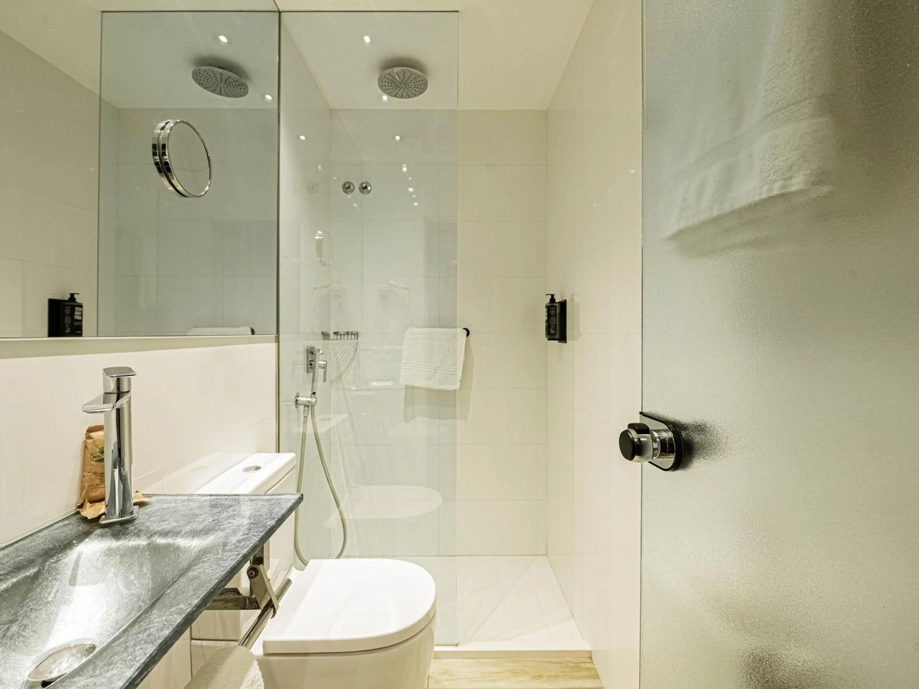 Bedroom in Ibis Styles Figueres Ronda