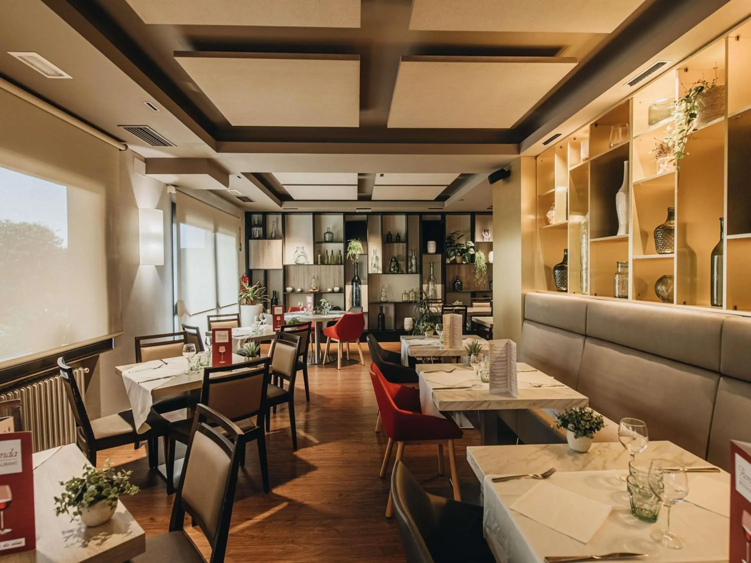 Restaurant/places to eat in Ibis Styles Figueres Ronda Restaurant/places to eat in Ibis Styles Figueres Ronda