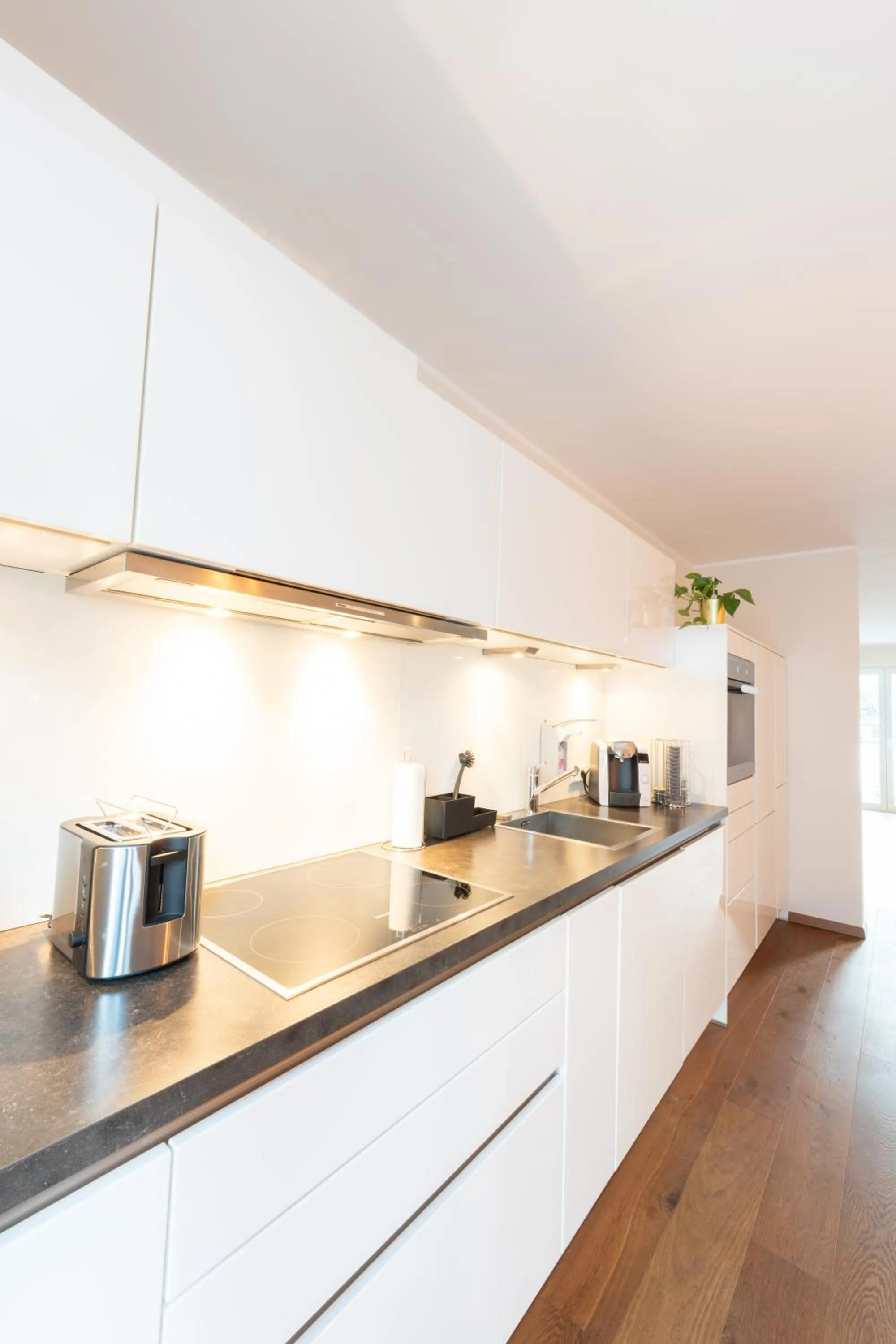 -Zentrale Wohnung-Balkon-Desingerküche-