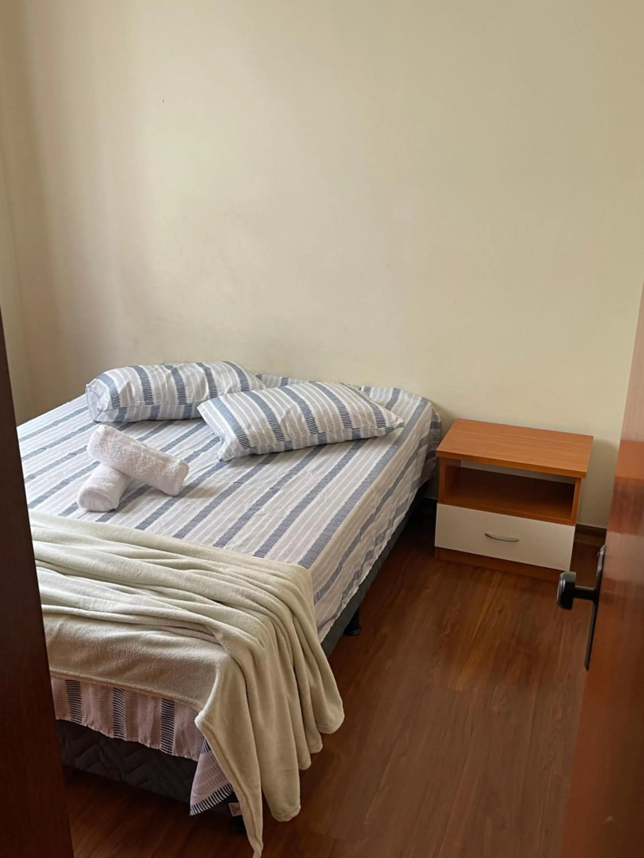 Bedroom, Bed in apartamento completo