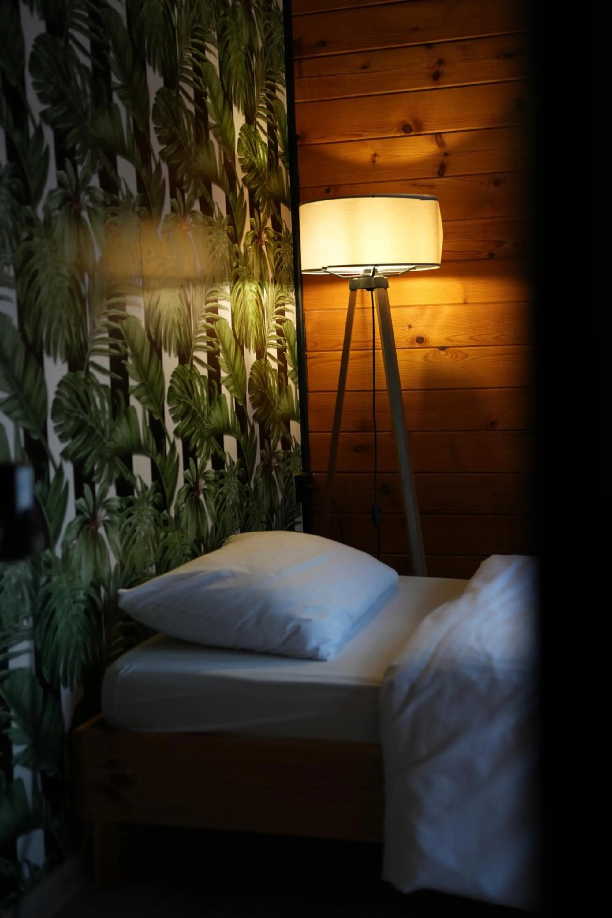 Photo of the whole room, Bed in Pentalow Cabin