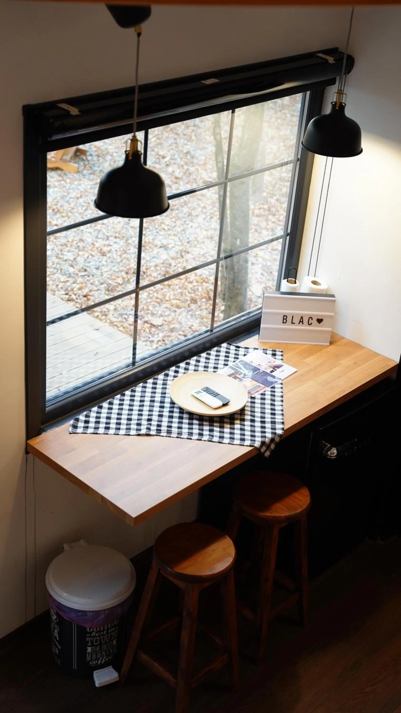 Dining area in Pentalow Cabin