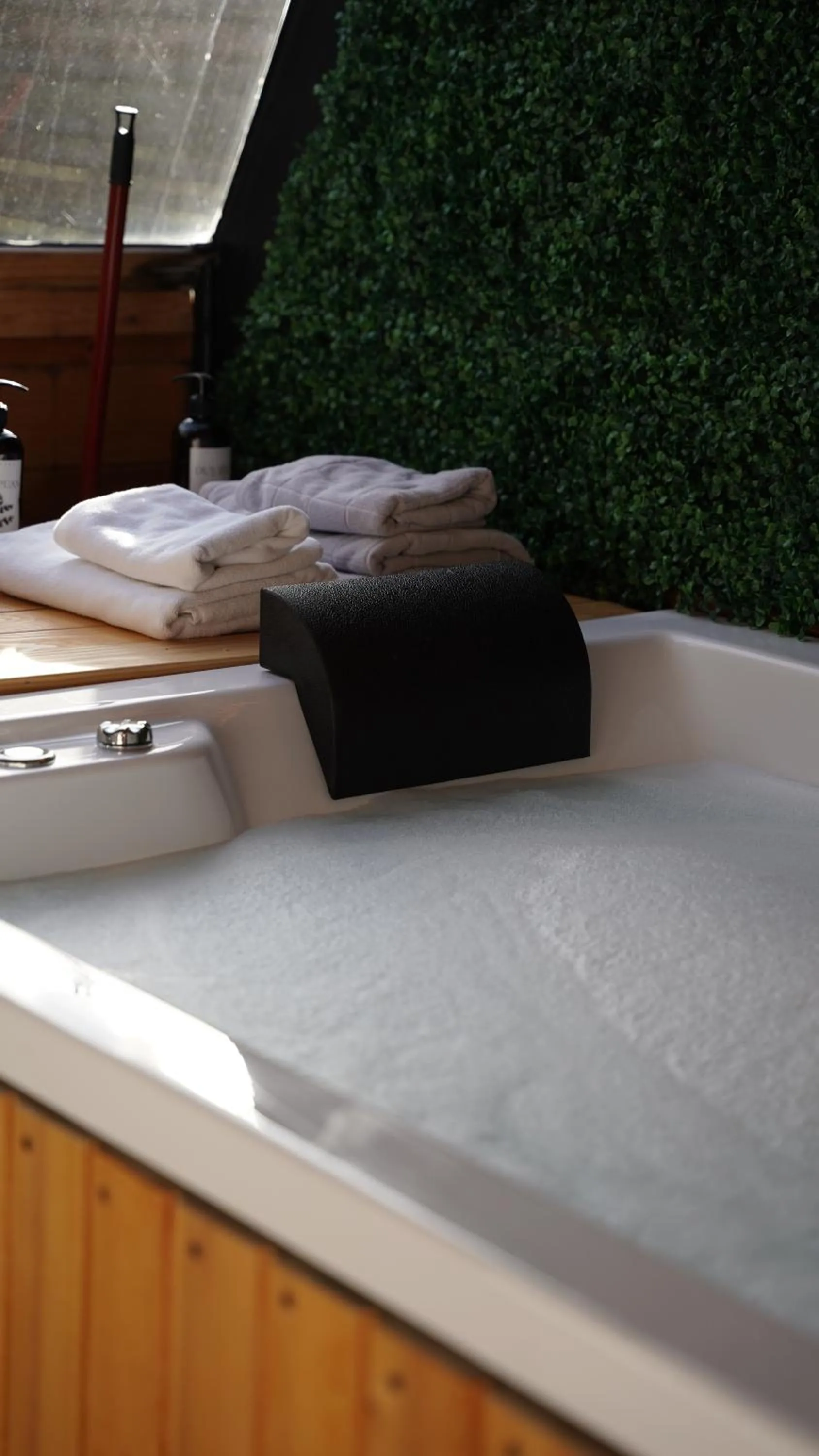 towels, Bed in Pentalow Cabin