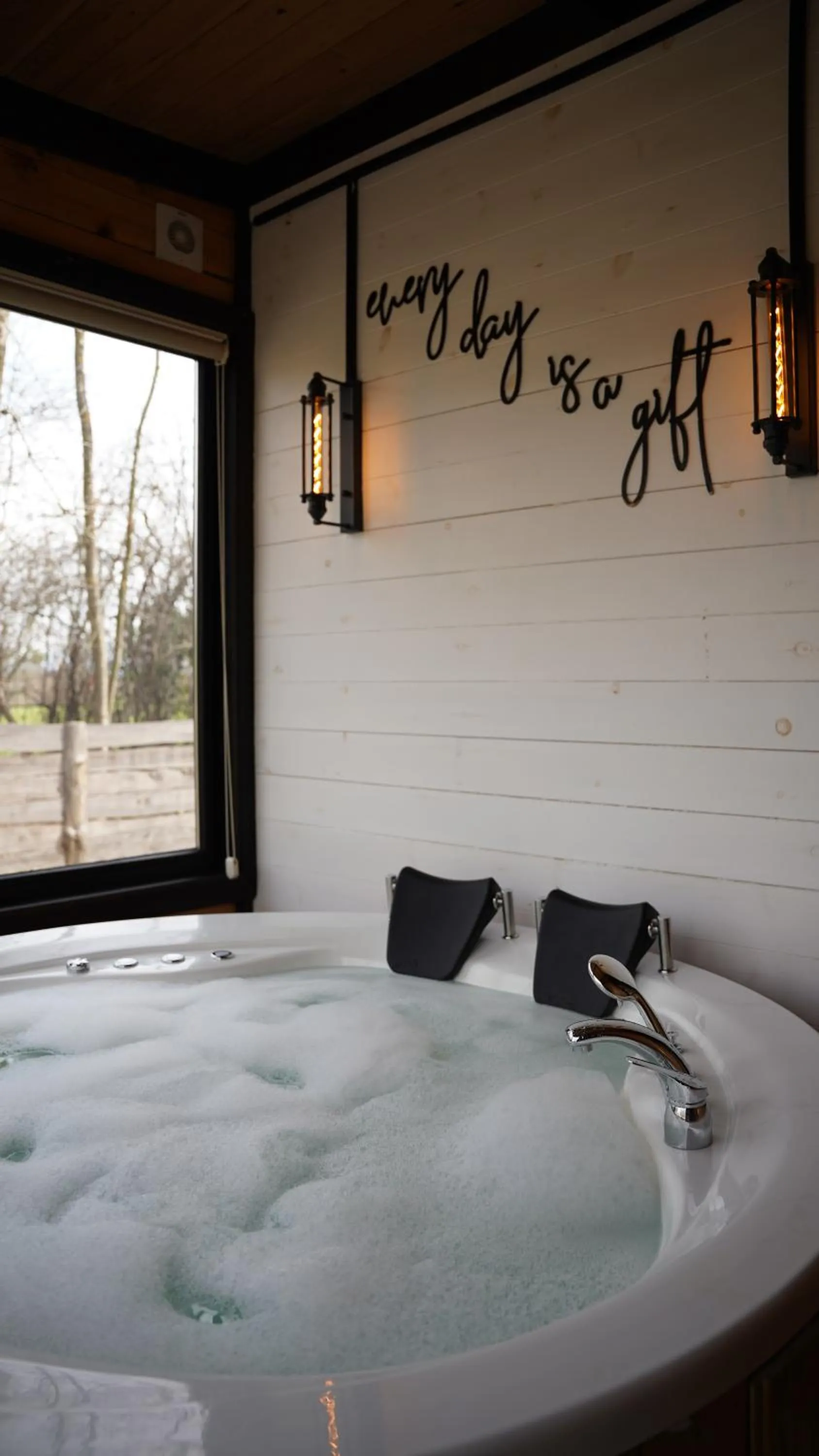 Hot Tub in Pentalow Cabin