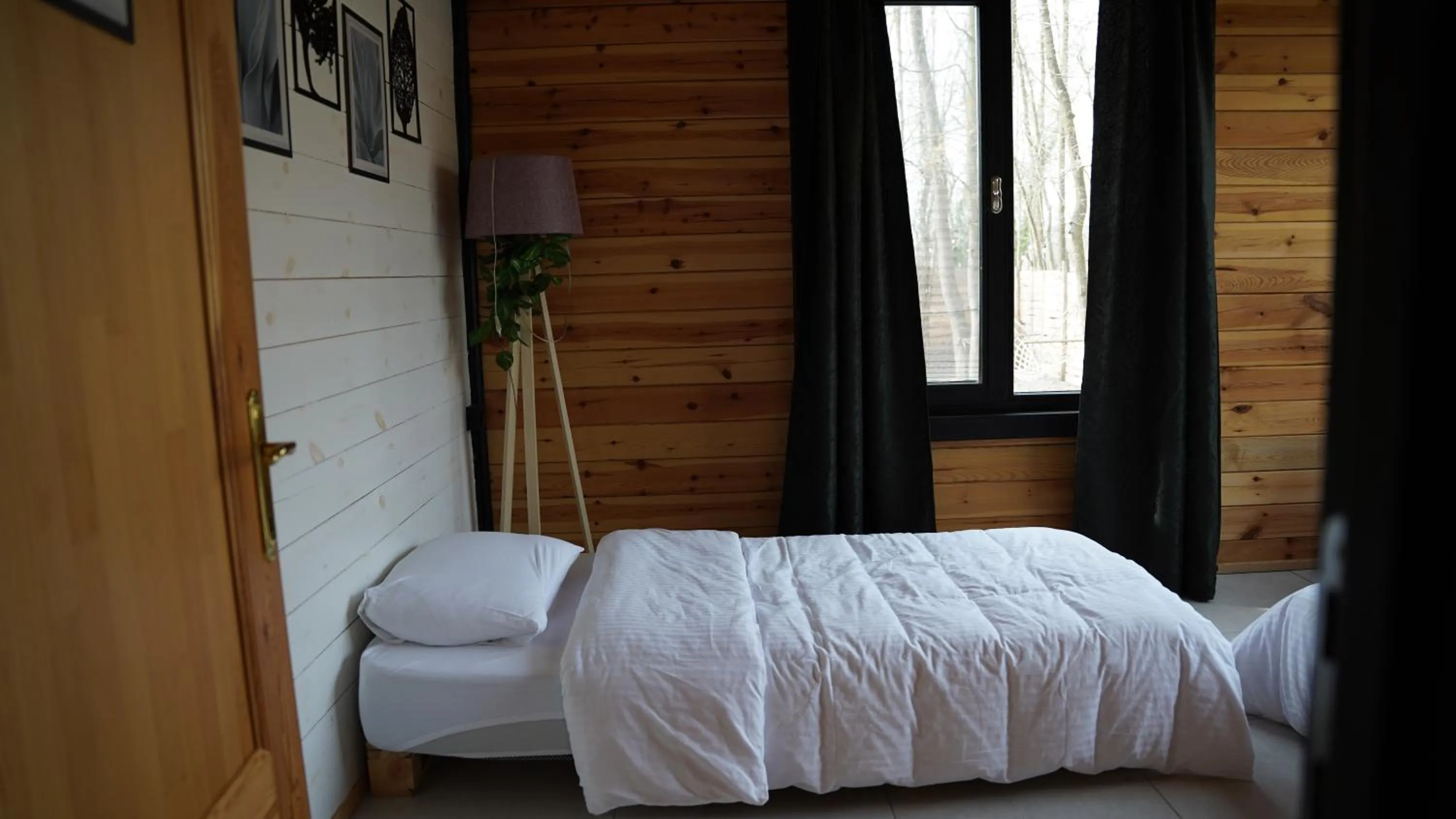 Bed in Pentalow Cabin