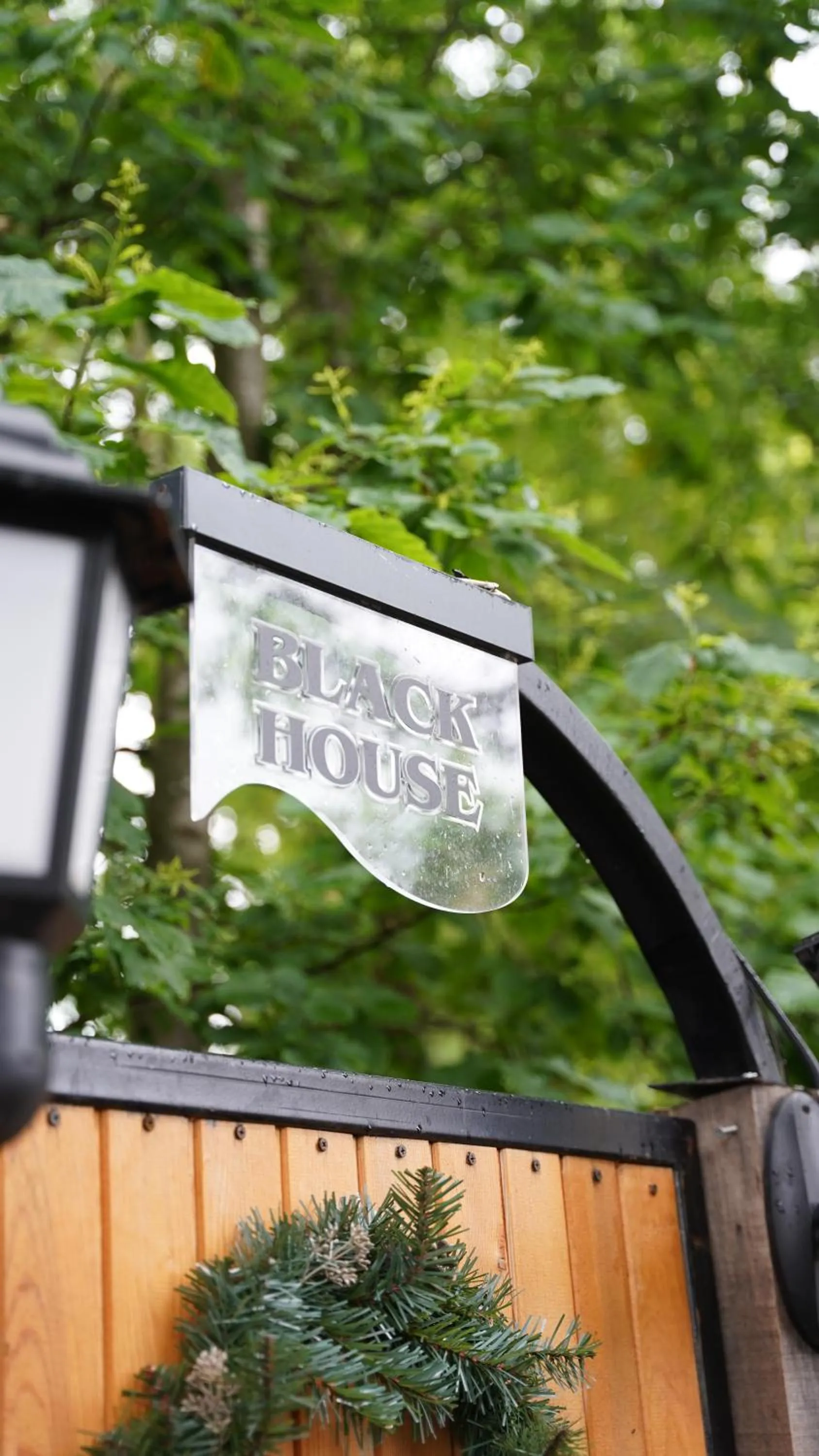 Logo/Certificate/Sign in Pentalow Cabin