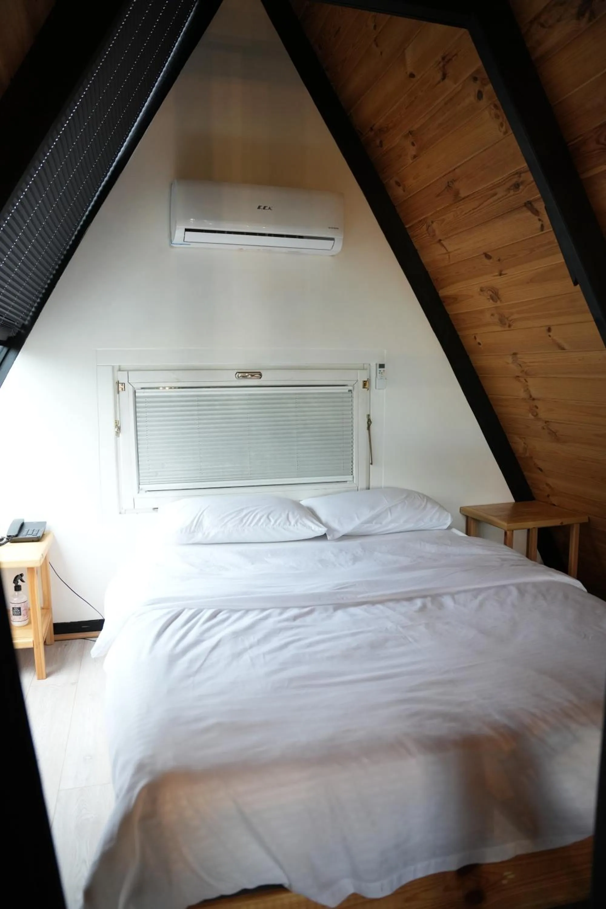 Bed in Pentalow Cabin