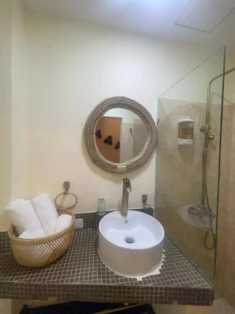 Shower in Studio 27 Colonial, Centro Histórico