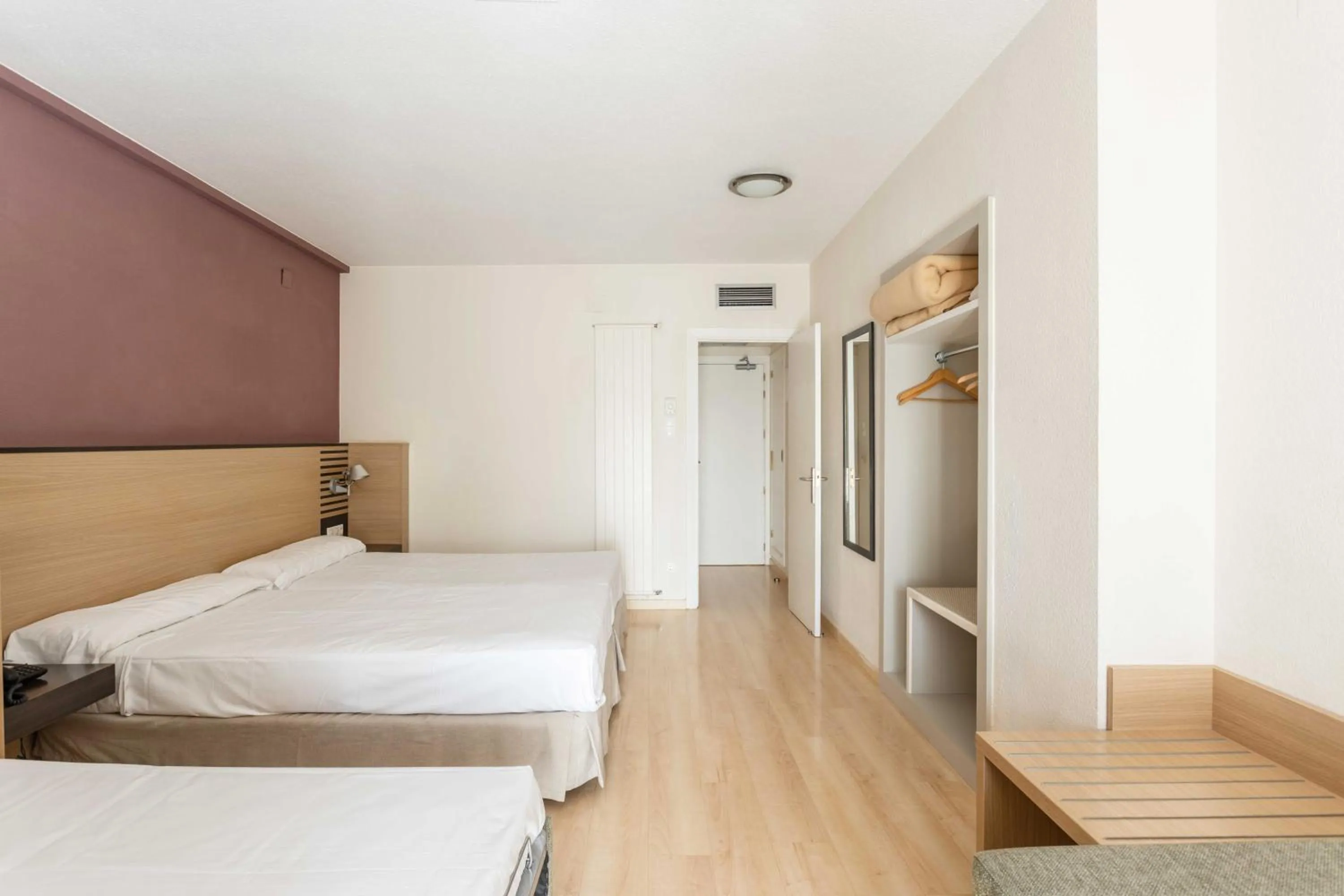 Bed in Oroel Hotel & SPA