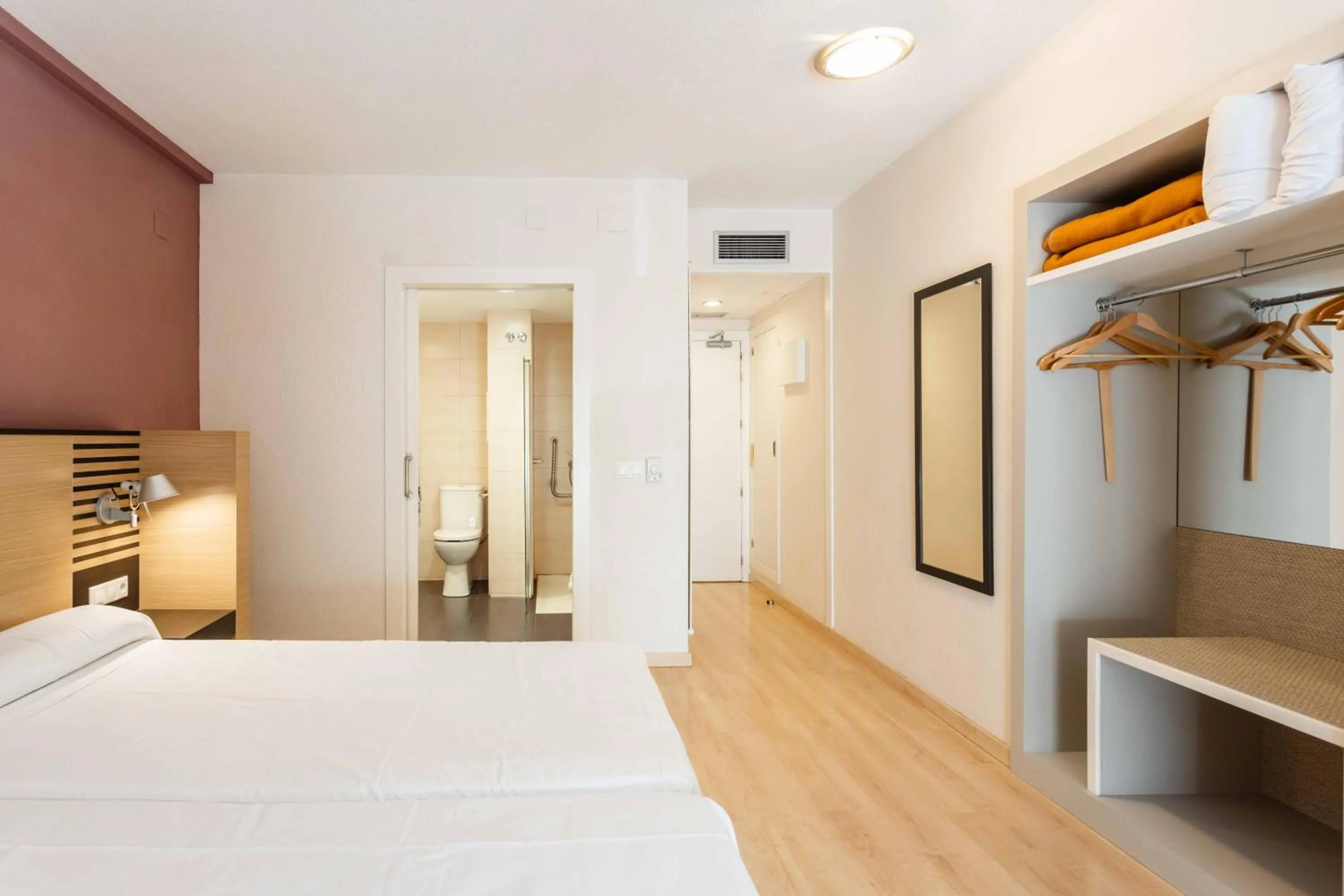 Bed in Oroel Hotel & SPA