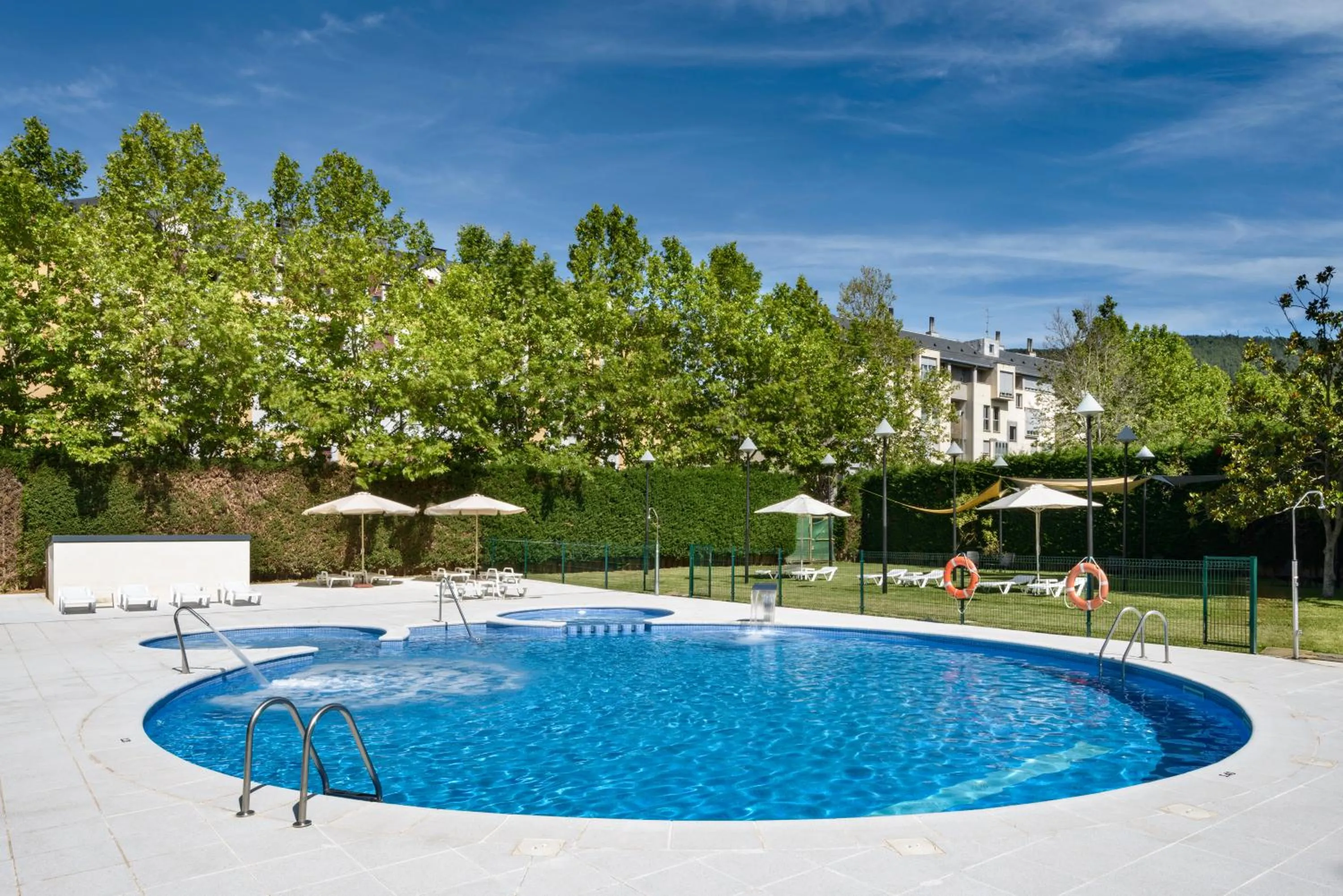 Swimming pool in Oroel Hotel & SPA