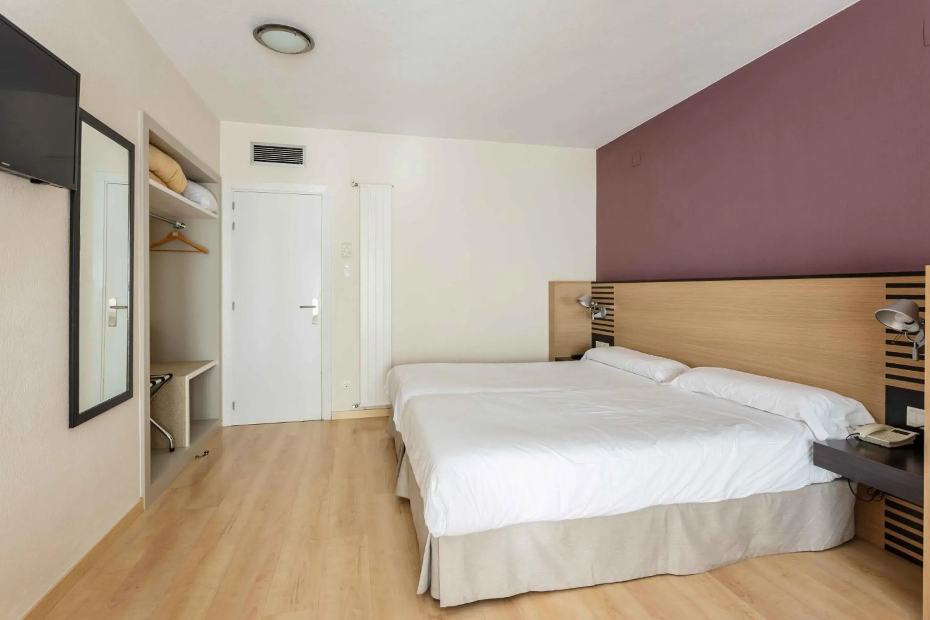 Bed in Oroel Hotel & SPA Bed in Oroel Hotel & SPA