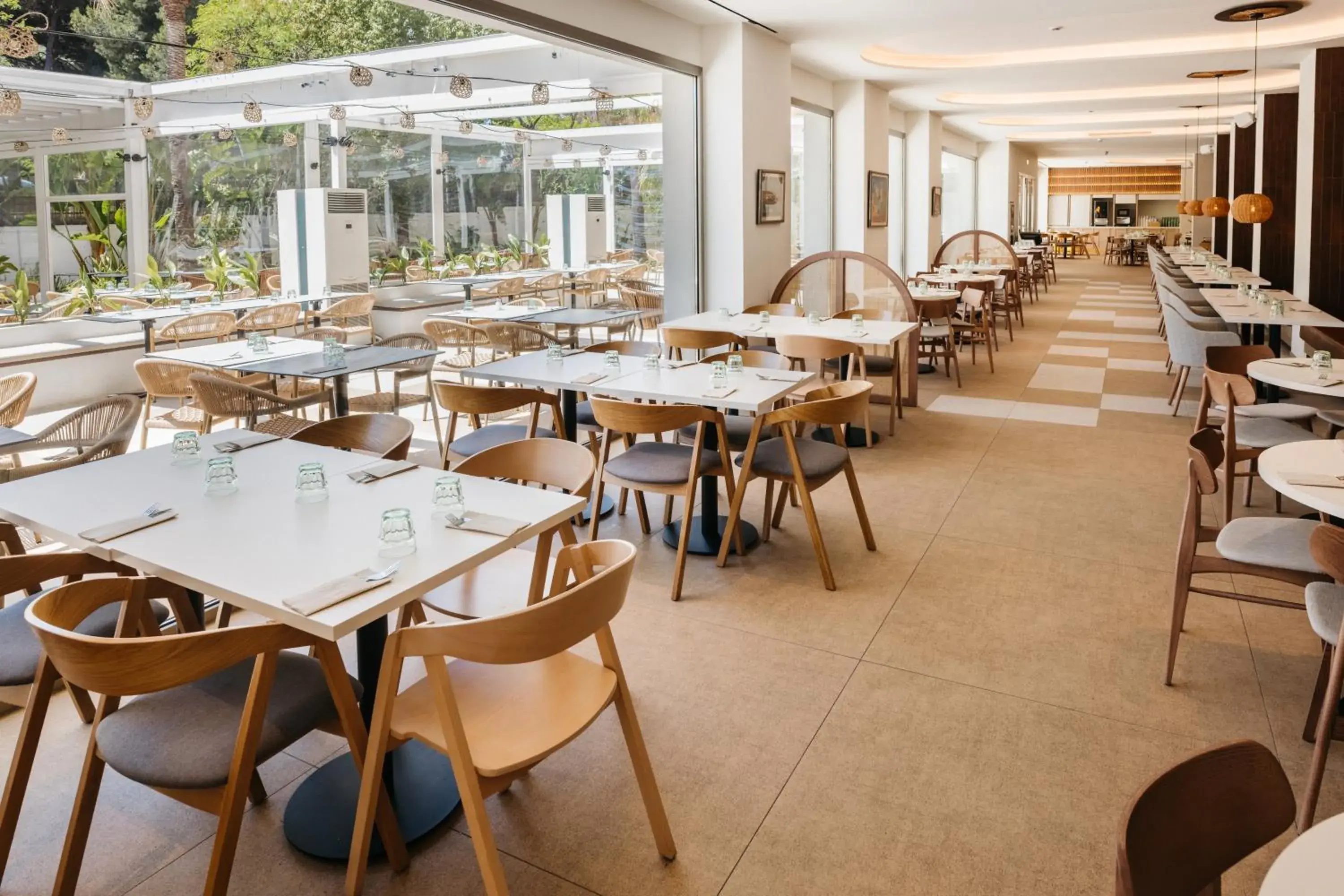 Restaurant/places to eat in Hotel Jaime I Restaurant/places to eat in Hotel Jaime I
