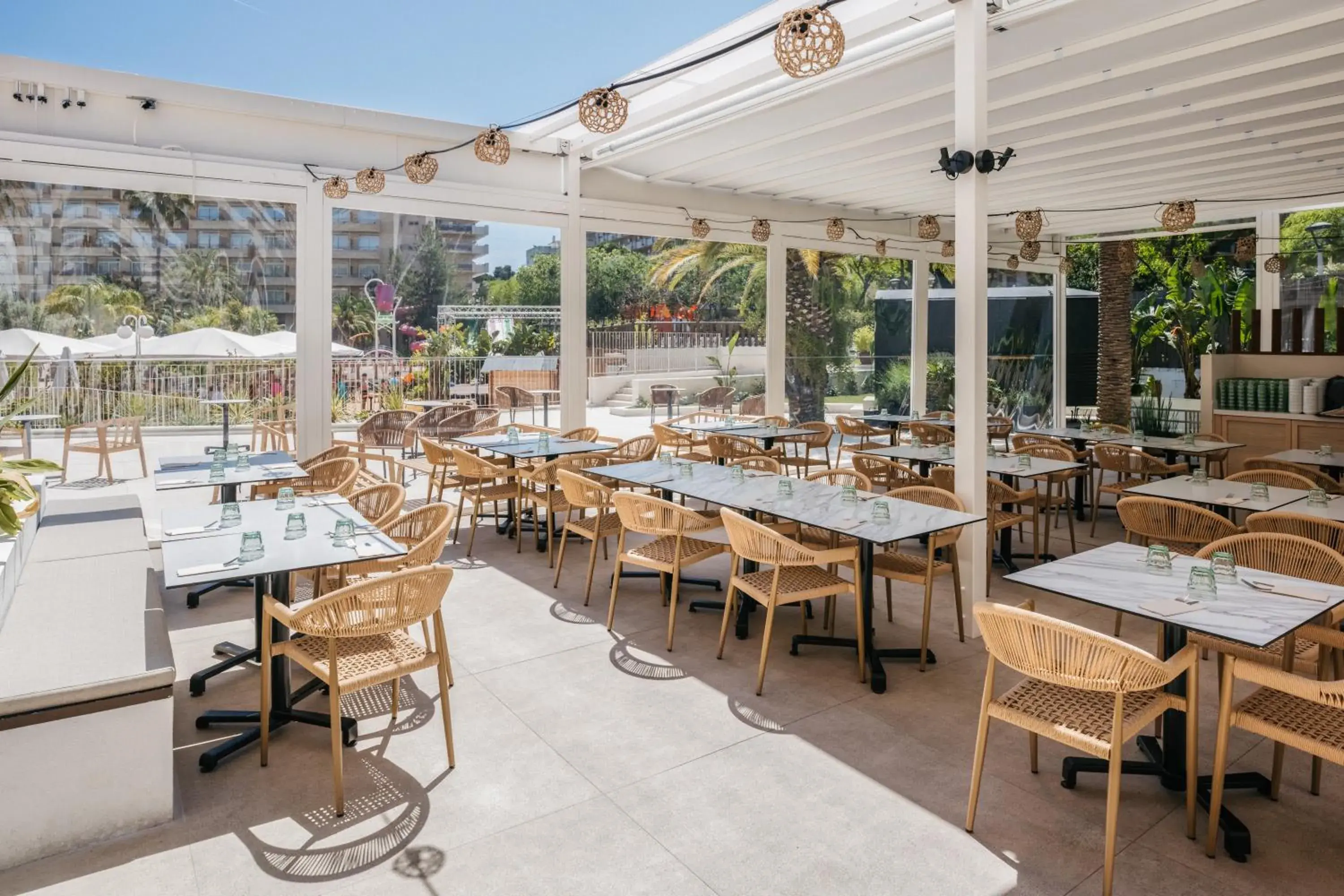 Restaurant/places to eat in Hotel Jaime I Restaurant/places to eat in Hotel Jaime I