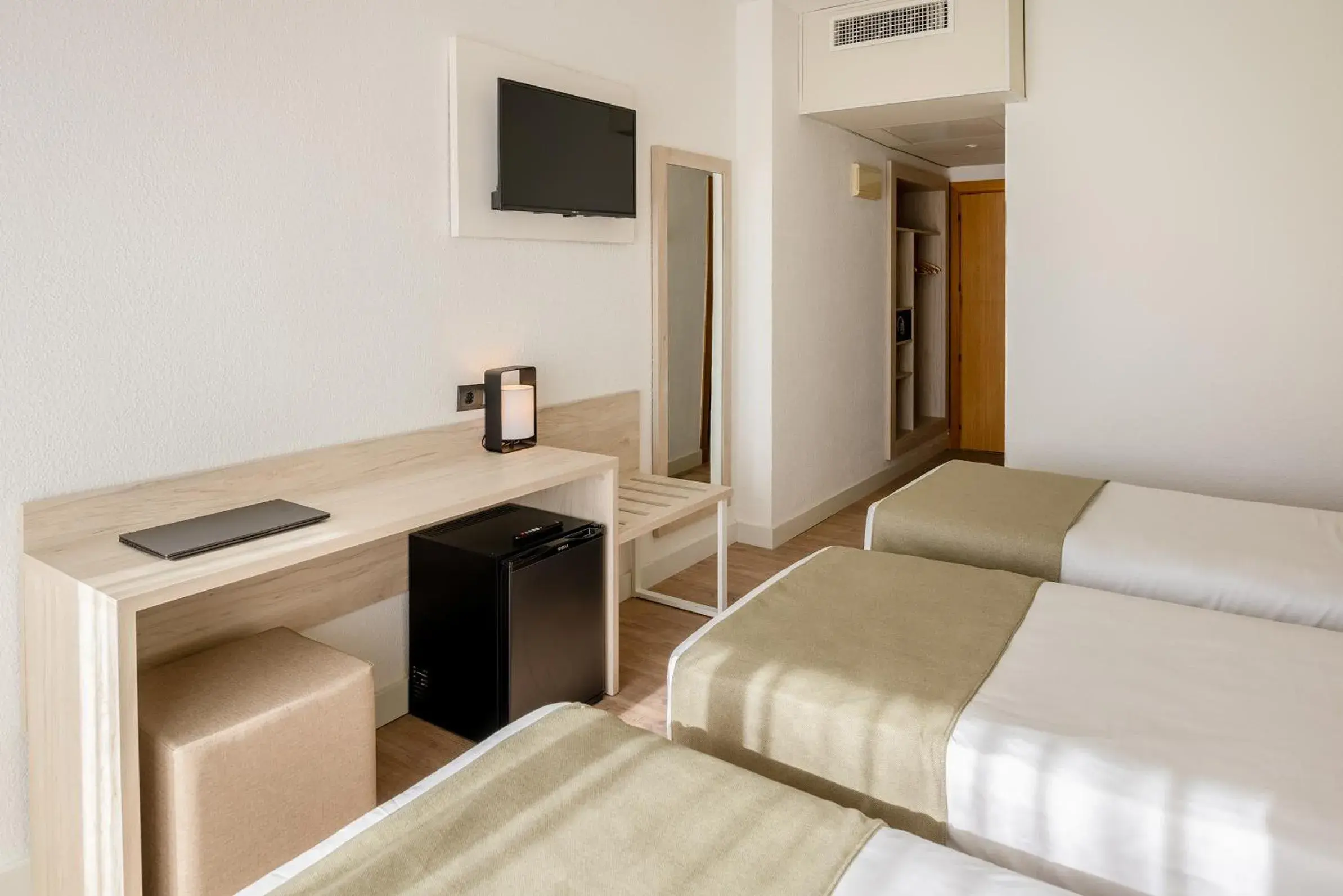 Bed in Hotel Jaime I Bed in Hotel Jaime I