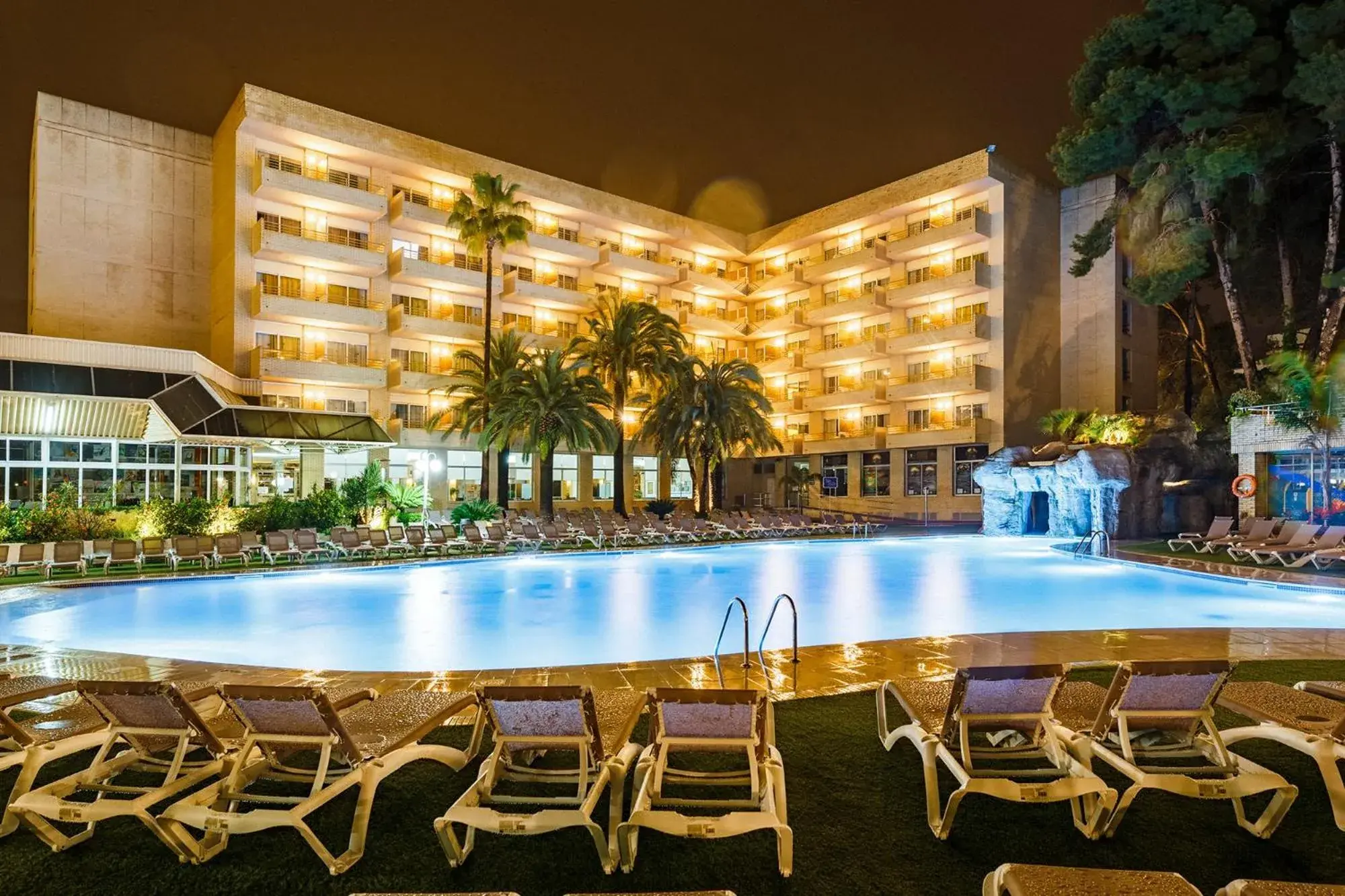 Property building in Hotel Jaime I Property building in Hotel Jaime I