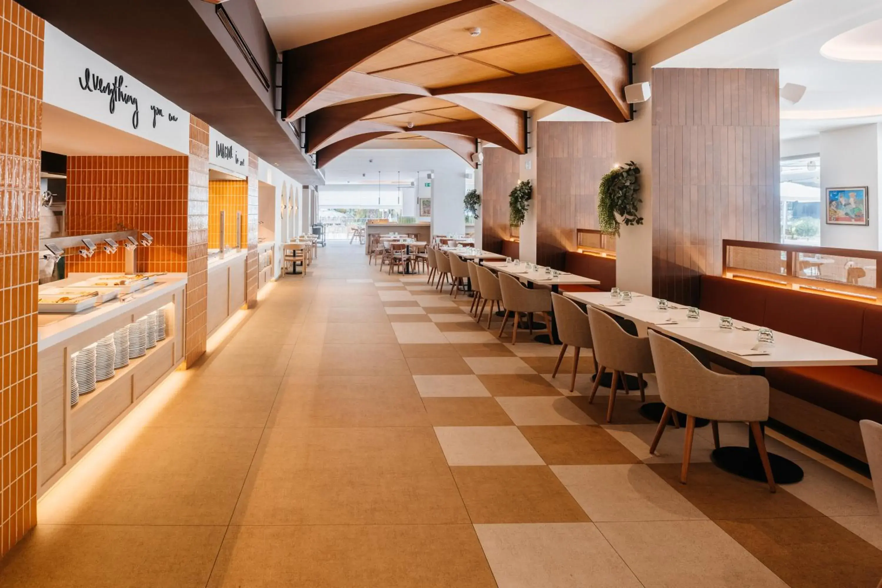 Restaurant/places to eat in Hotel Jaime I Restaurant/places to eat in Hotel Jaime I